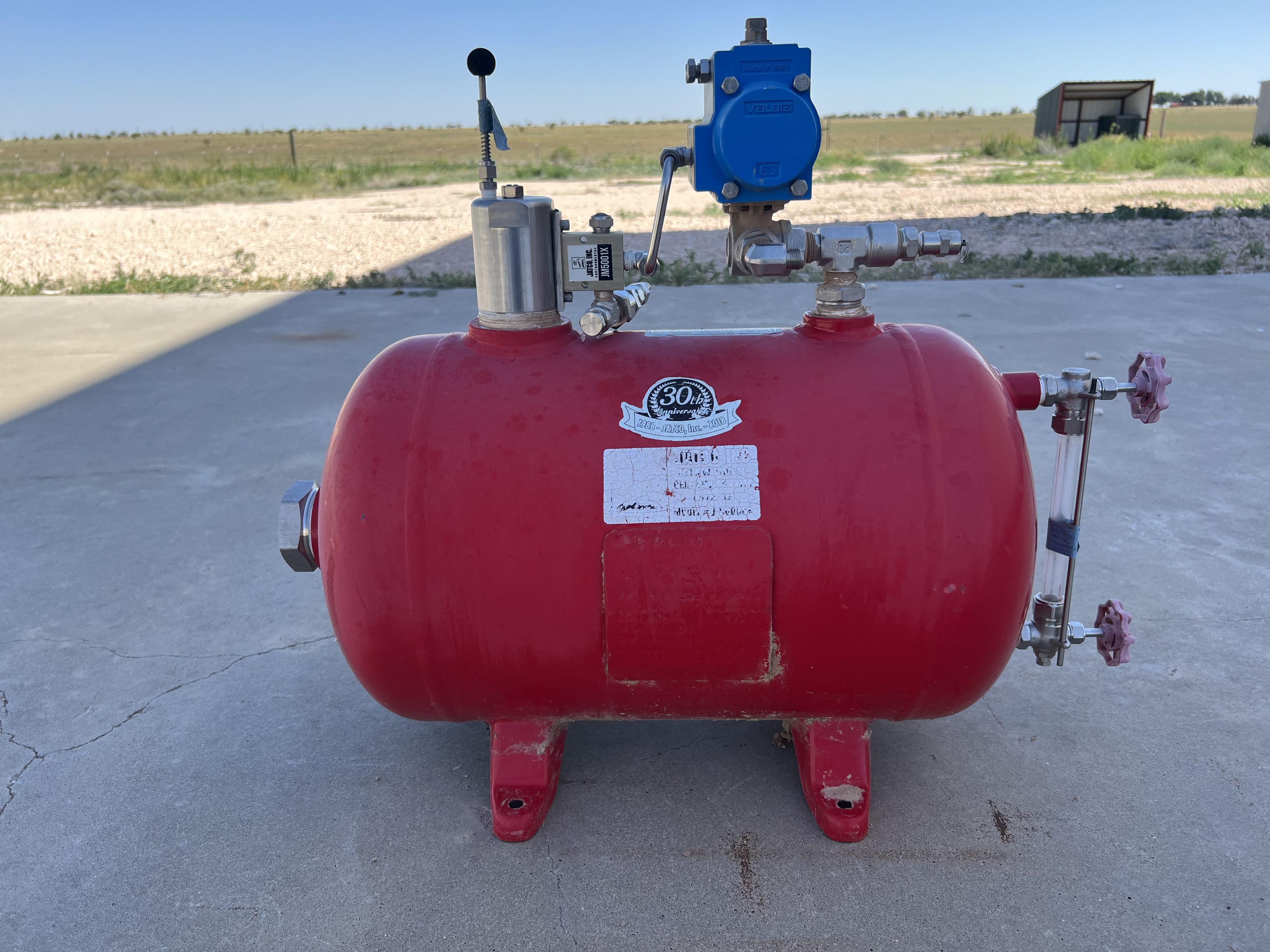 Used Blowcase, Horizontal, 8.9 gal, 200#