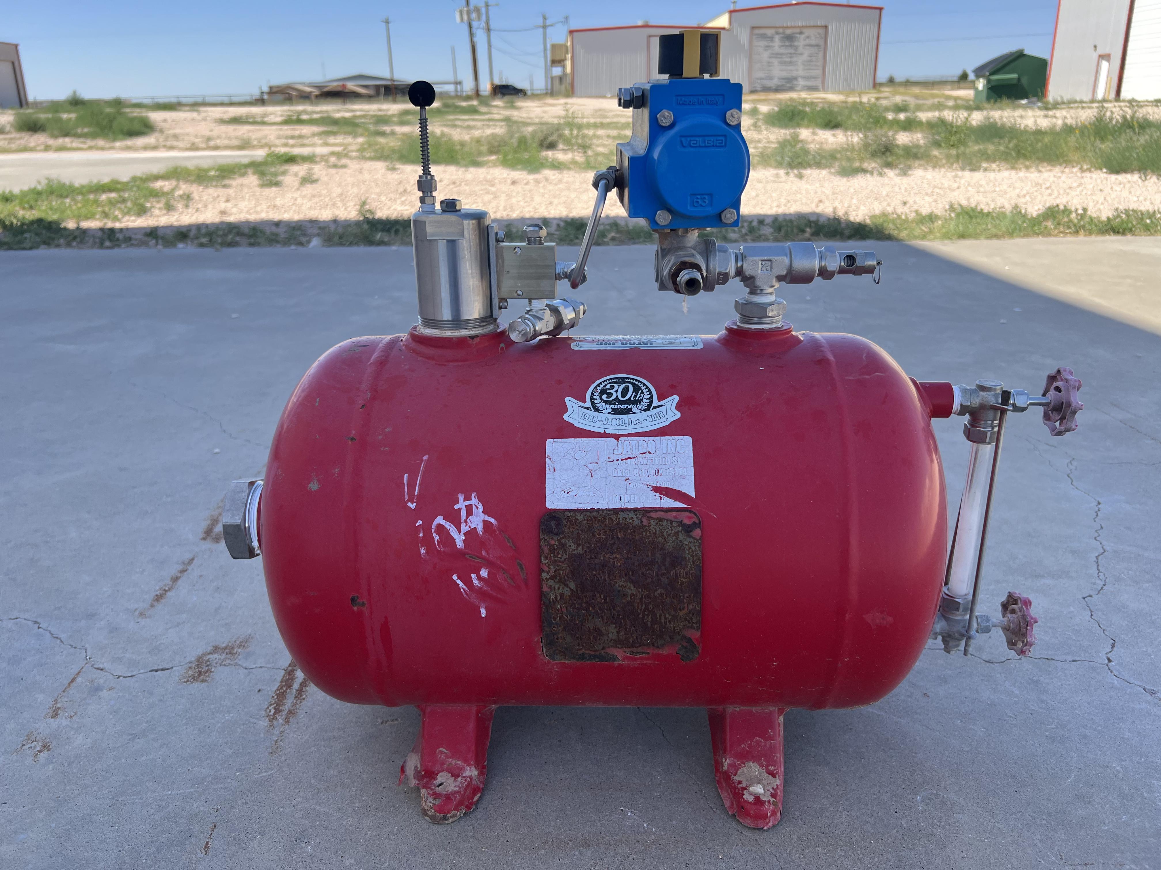 Used Blowcase, Horizontal, 8.9 gal, 200#