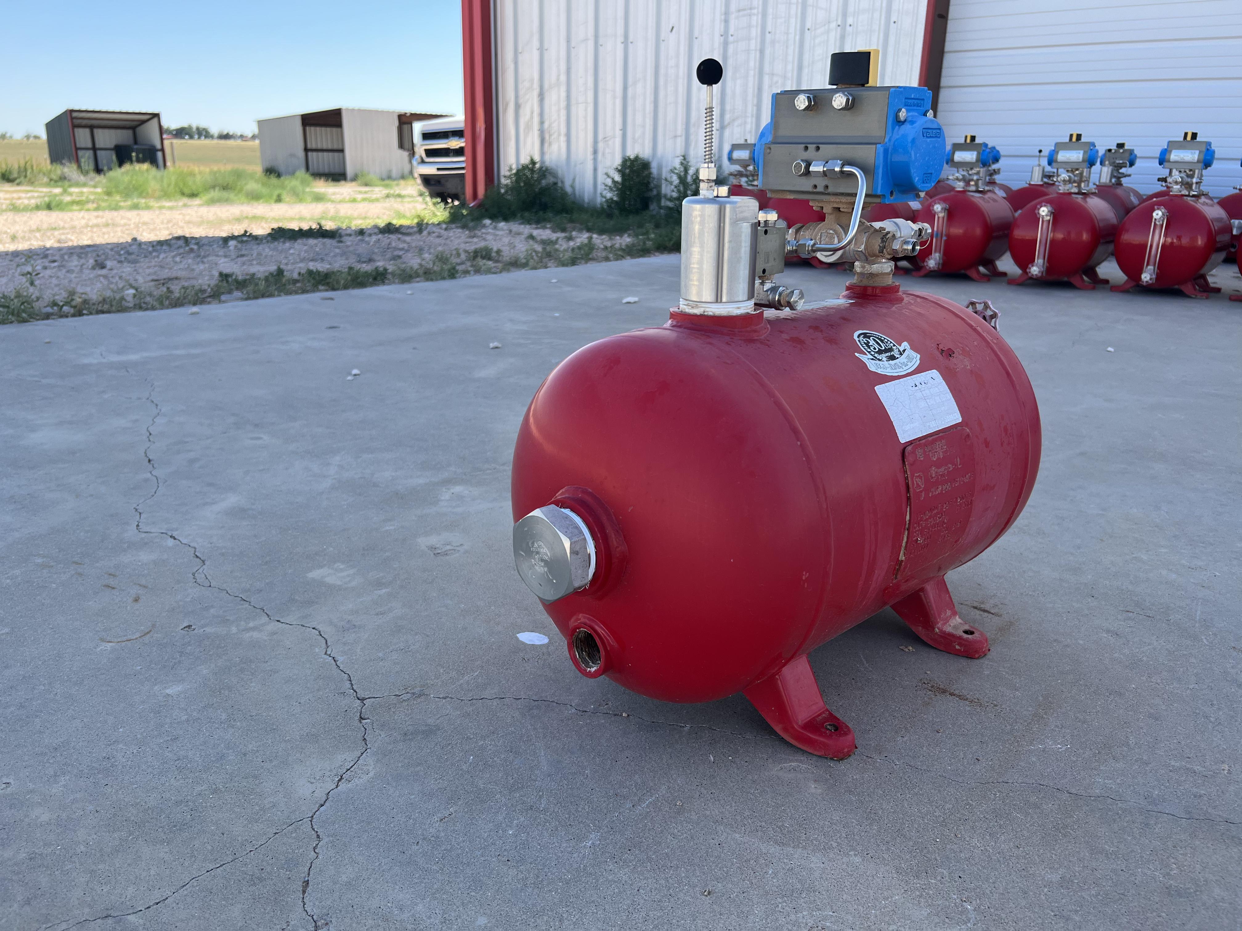 Used Blowcase, Horizontal, 8.9 gal, 200#