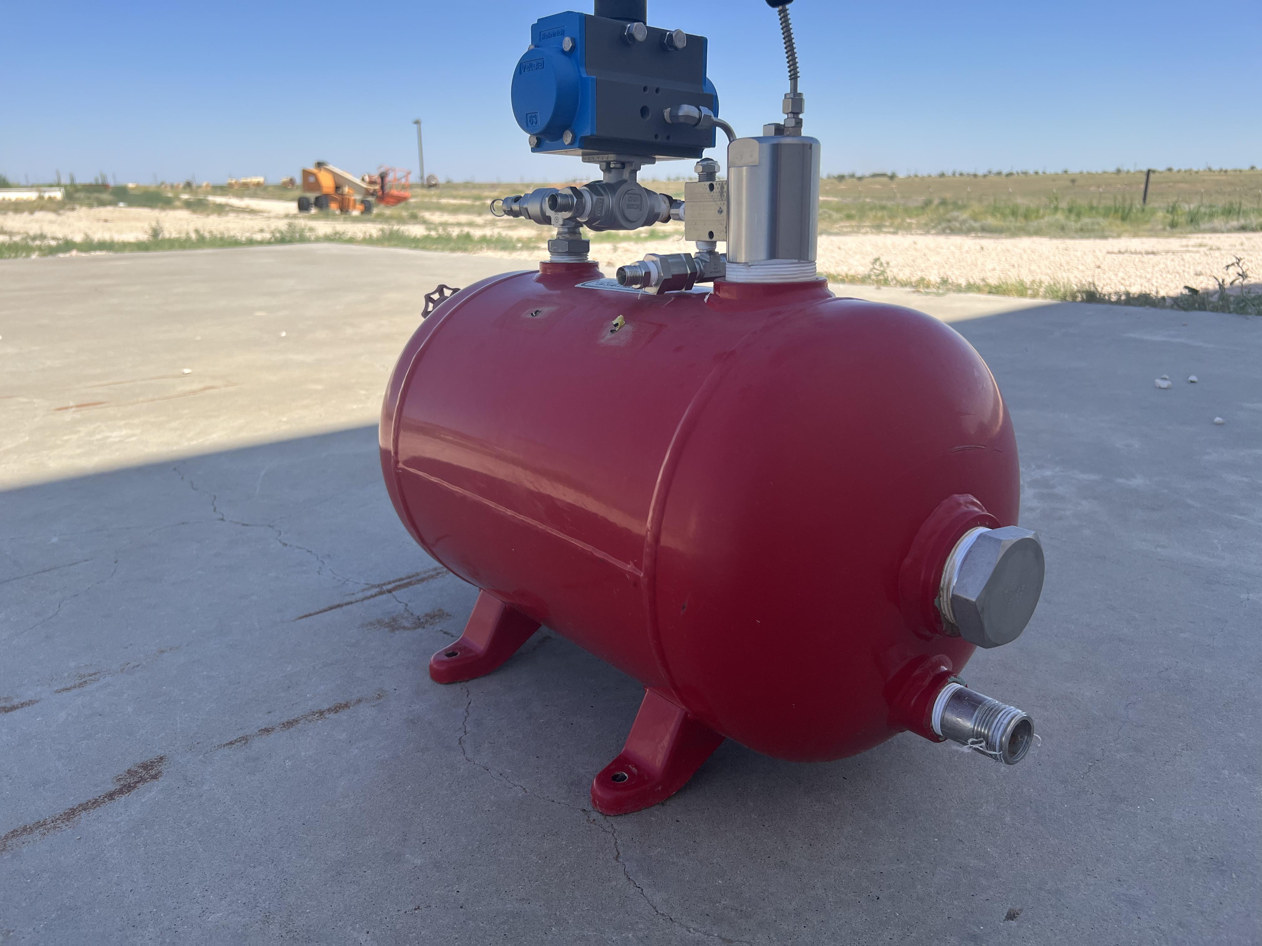 Used Blowcase, Horizontal, 8.9 gal, 200#