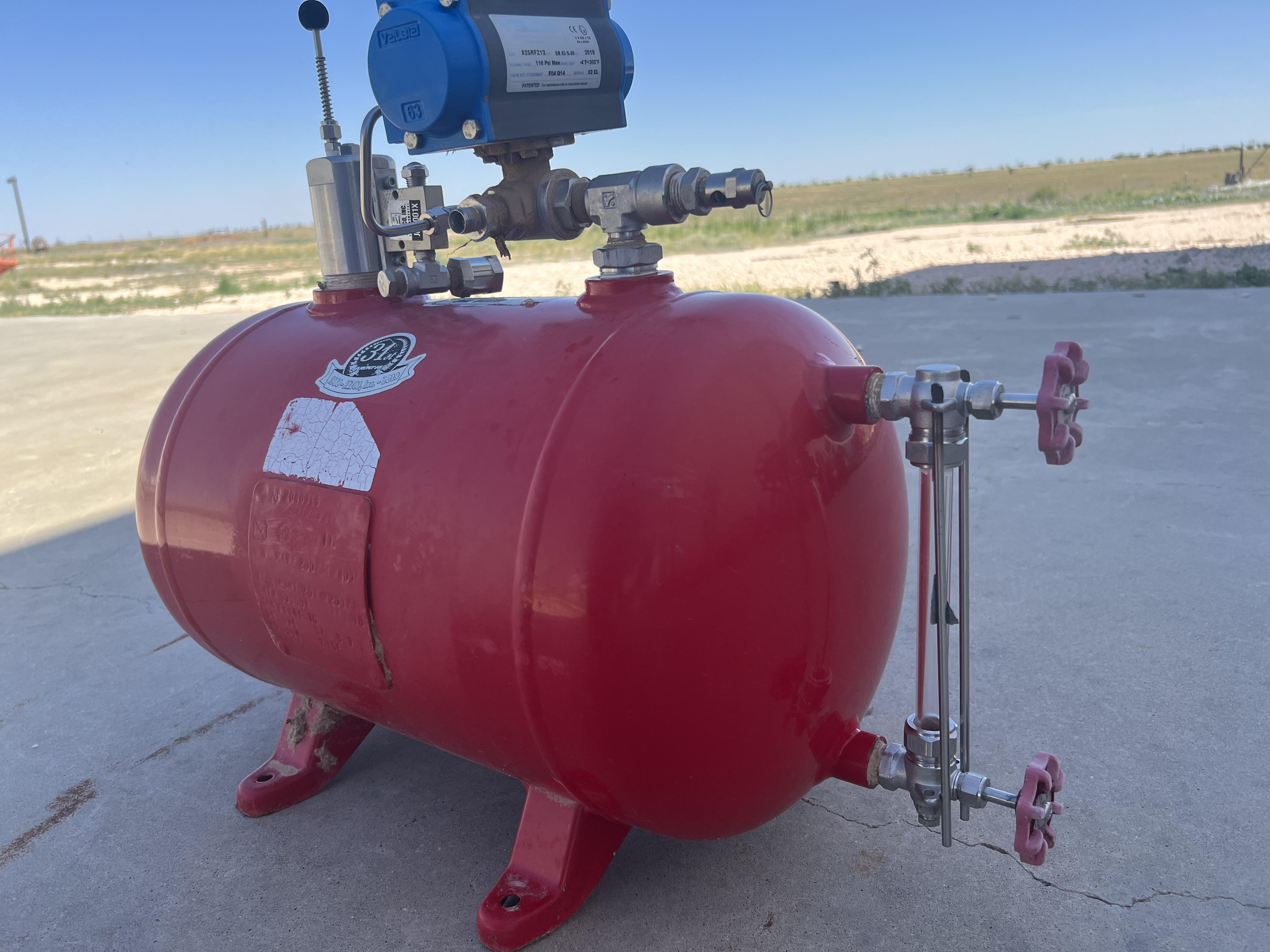 Used Blowcase, Horizontal, 8.9 gal, 200#