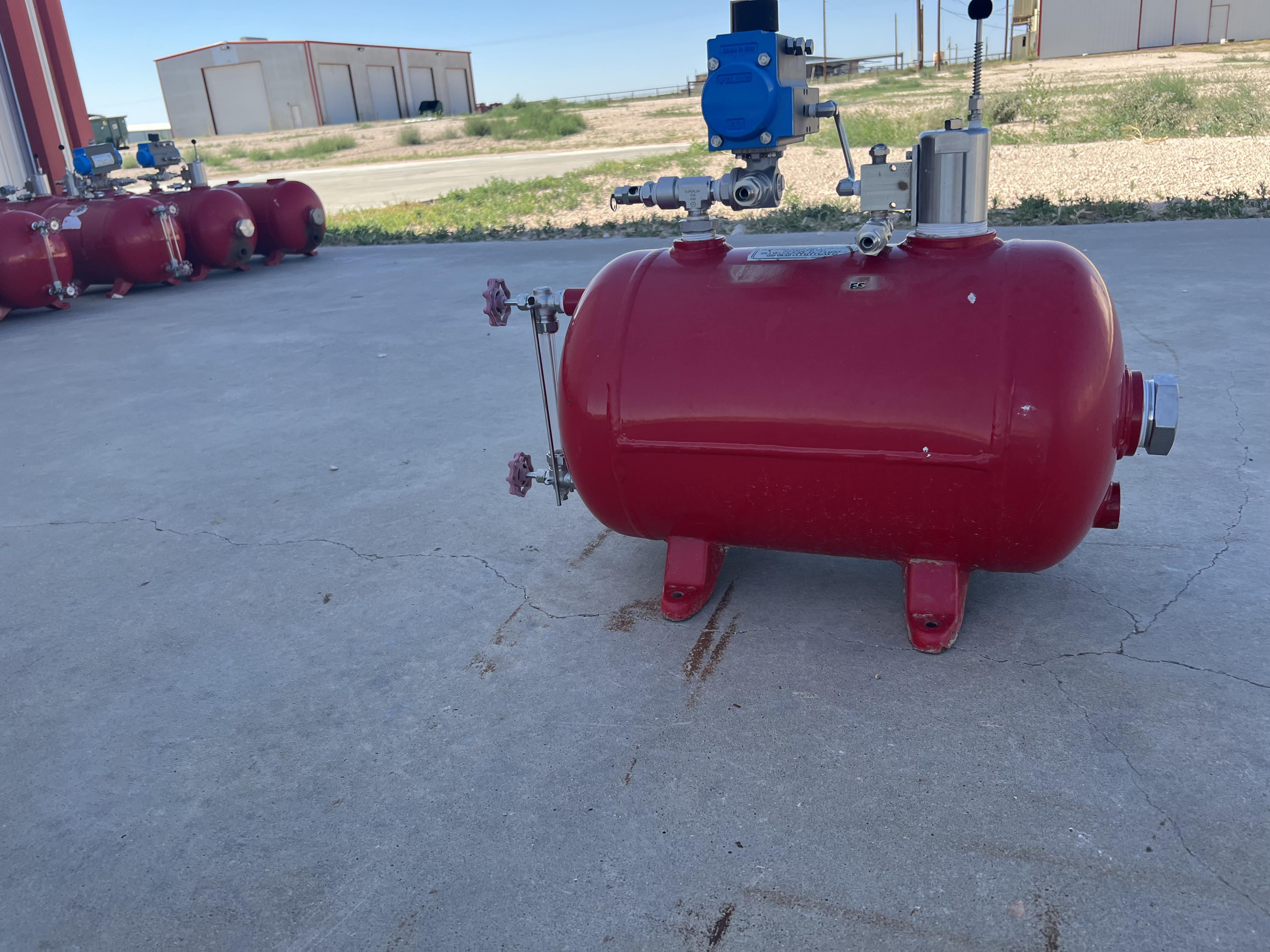 Used Blowcase, Horizontal, 8.9 gal, 200#
