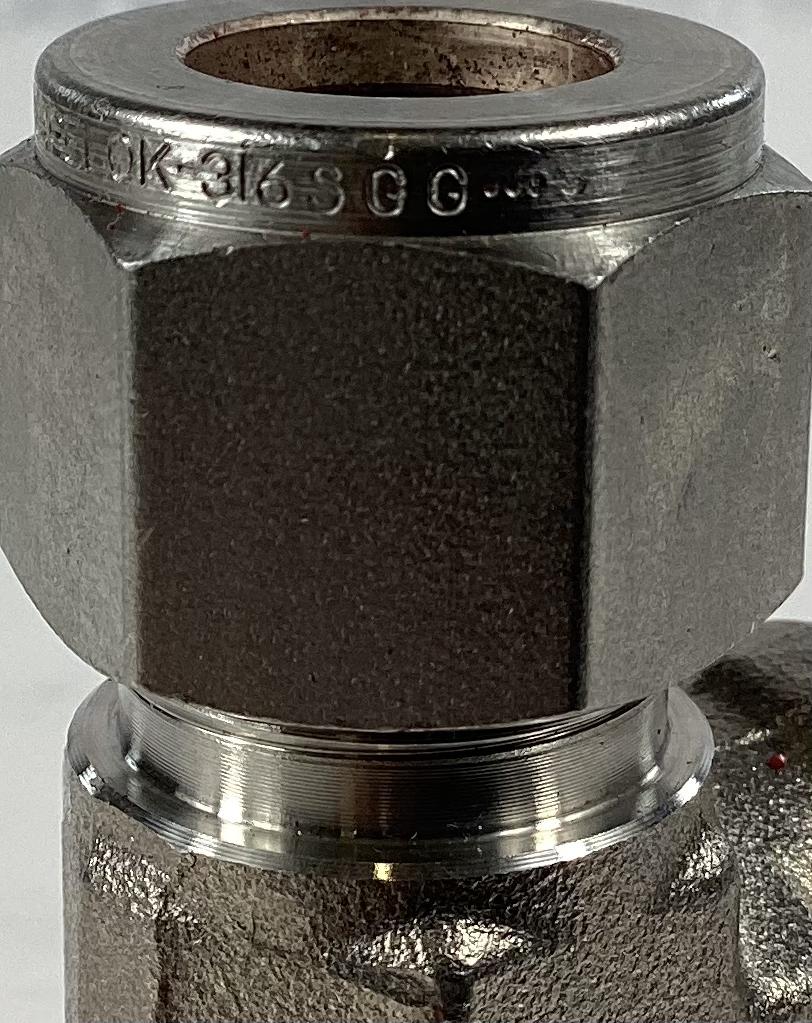 Fitting, Tube, Tee, Stainless Steel, 1/2"x 1/2" x 3/8", Tubing x Tubing x FNPT