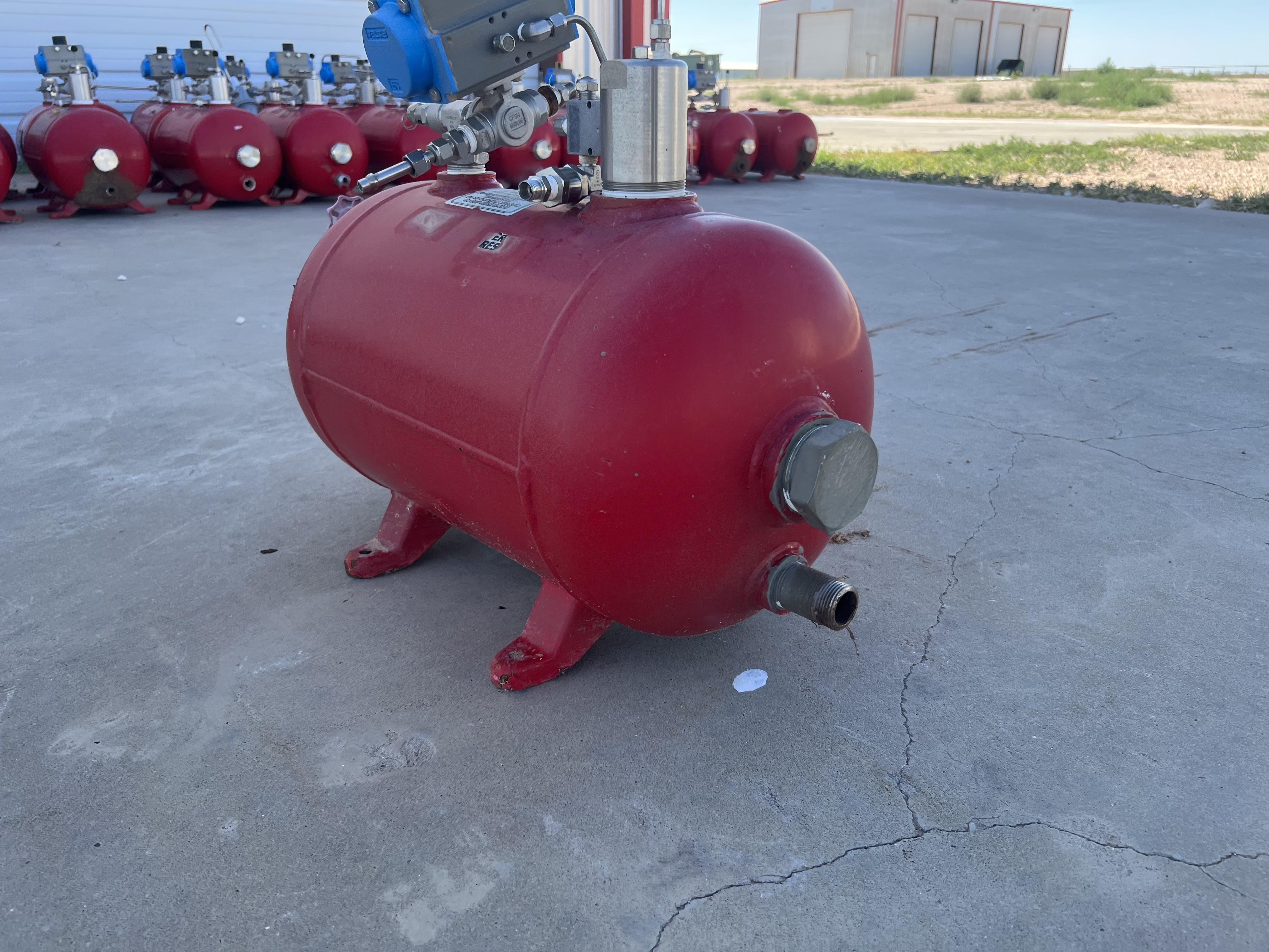 Used Blowcase, Horizontal, 8.9 gal, 200#