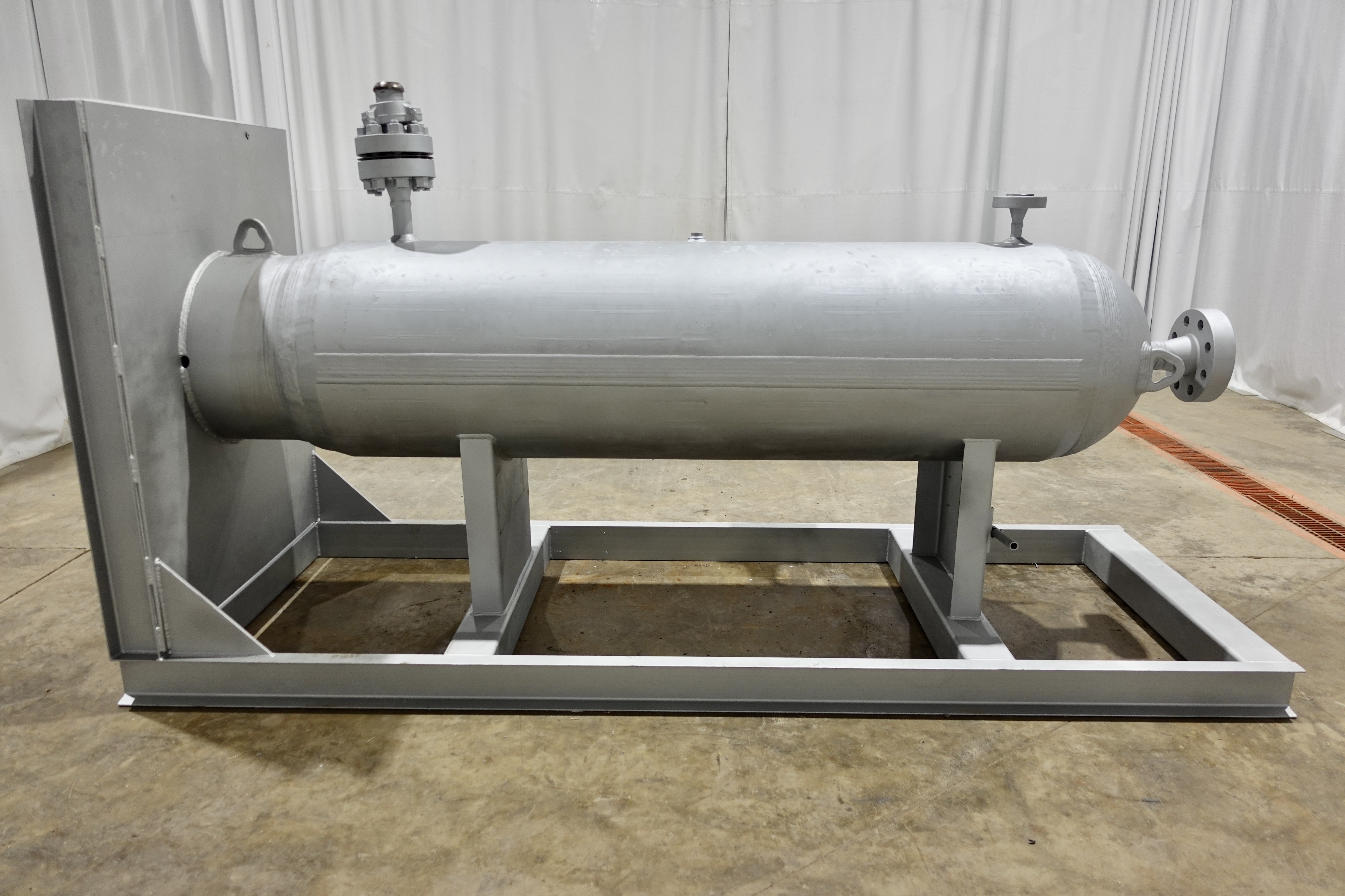 Refurbished Sand Trap, Gravity, 28"x8', 5000#