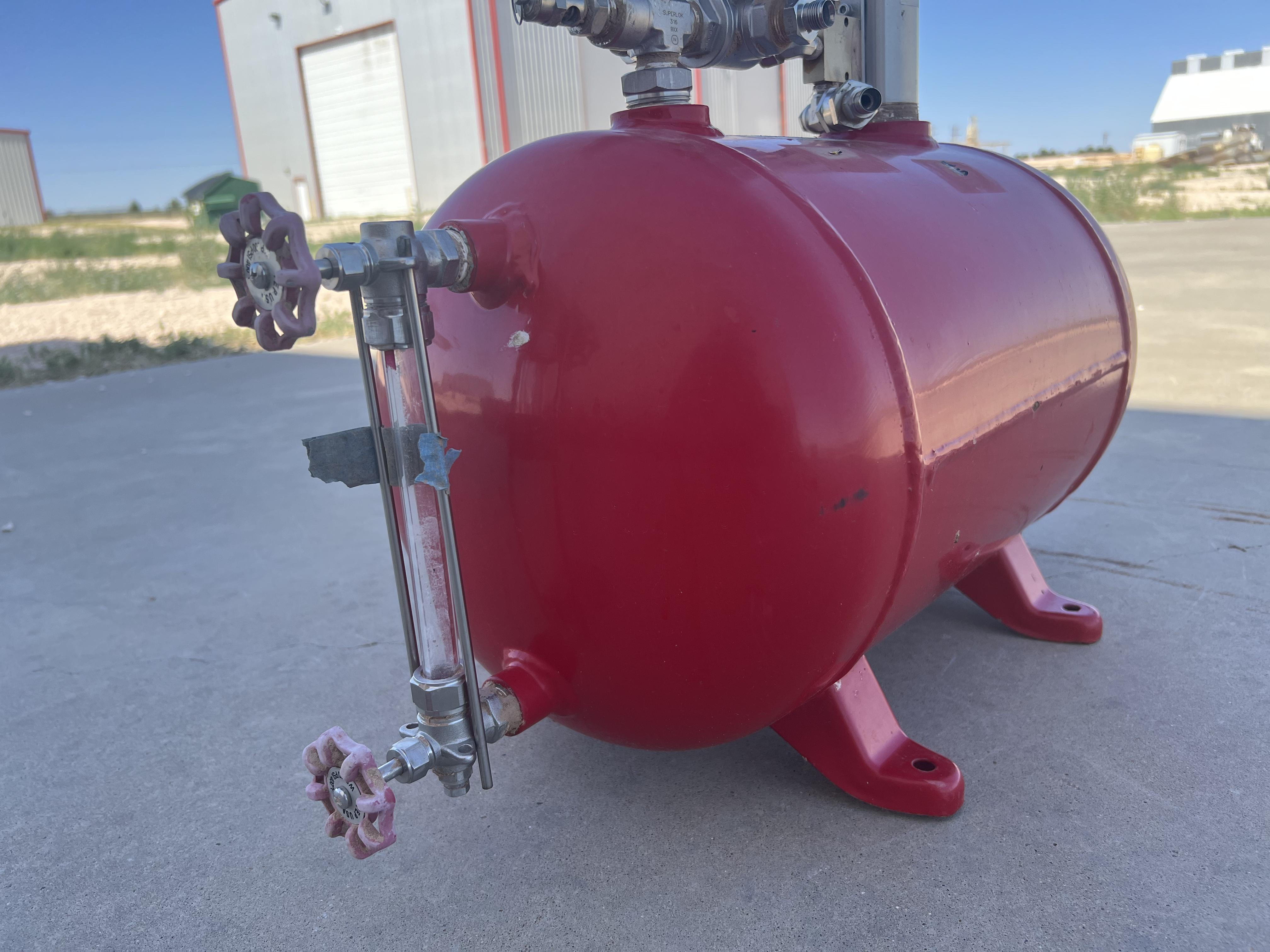 Used Blowcase, Horizontal, 8.9 gal, 200#