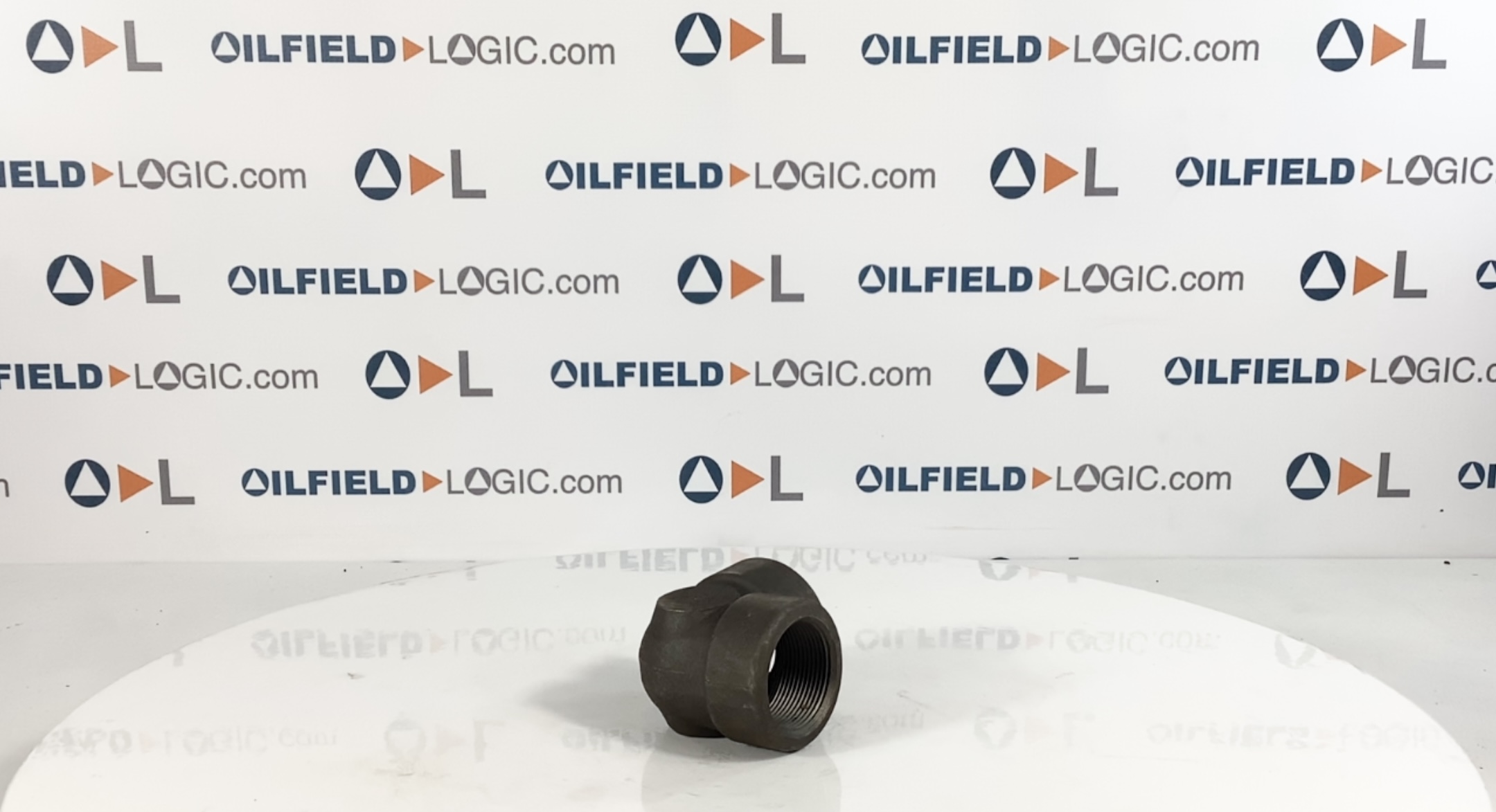 Elbow, THD, 1-1/2", FNPT, 2M, SA105