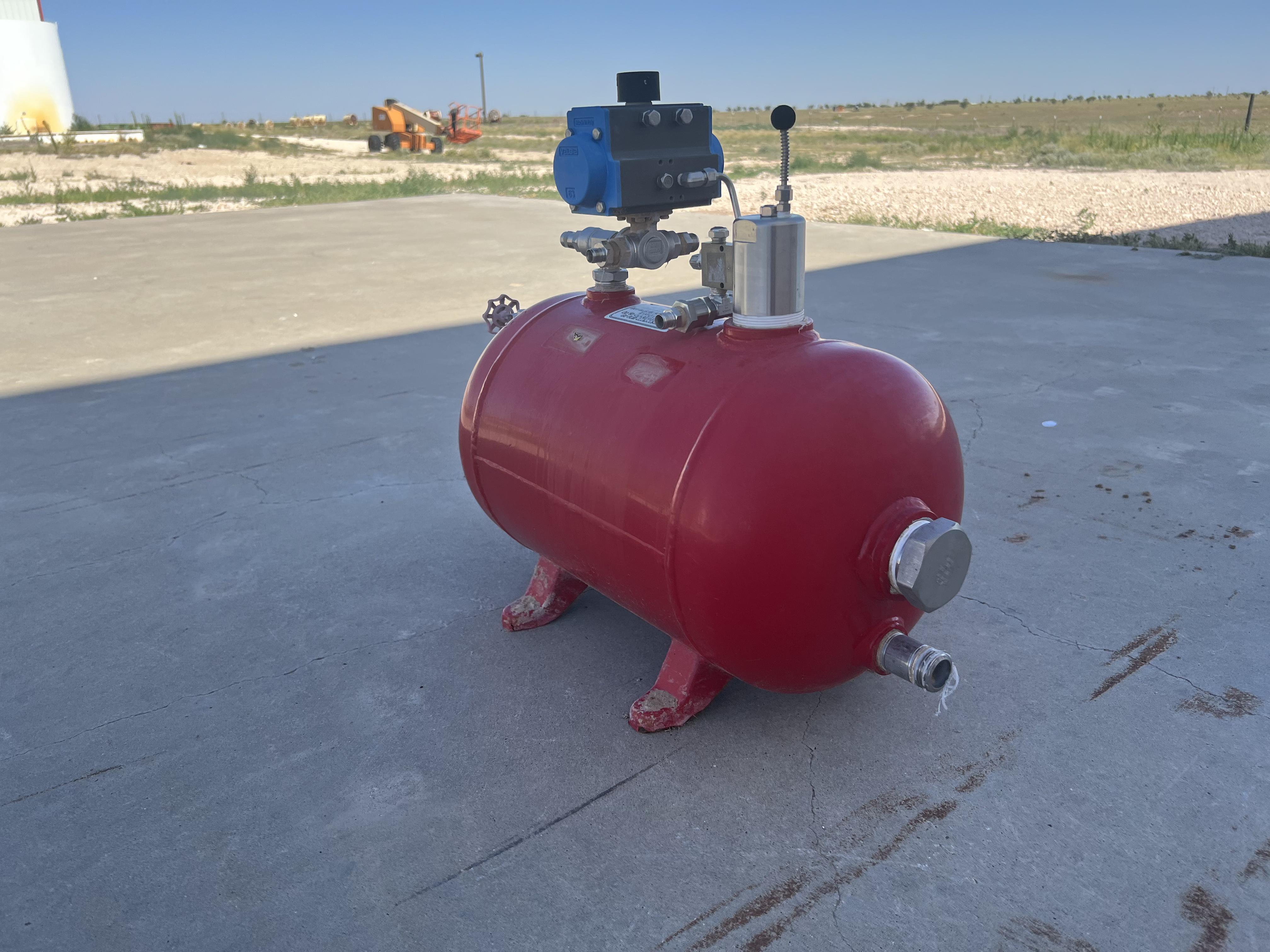 Used Blowcase, Horizontal, 8.9 gal, 200#