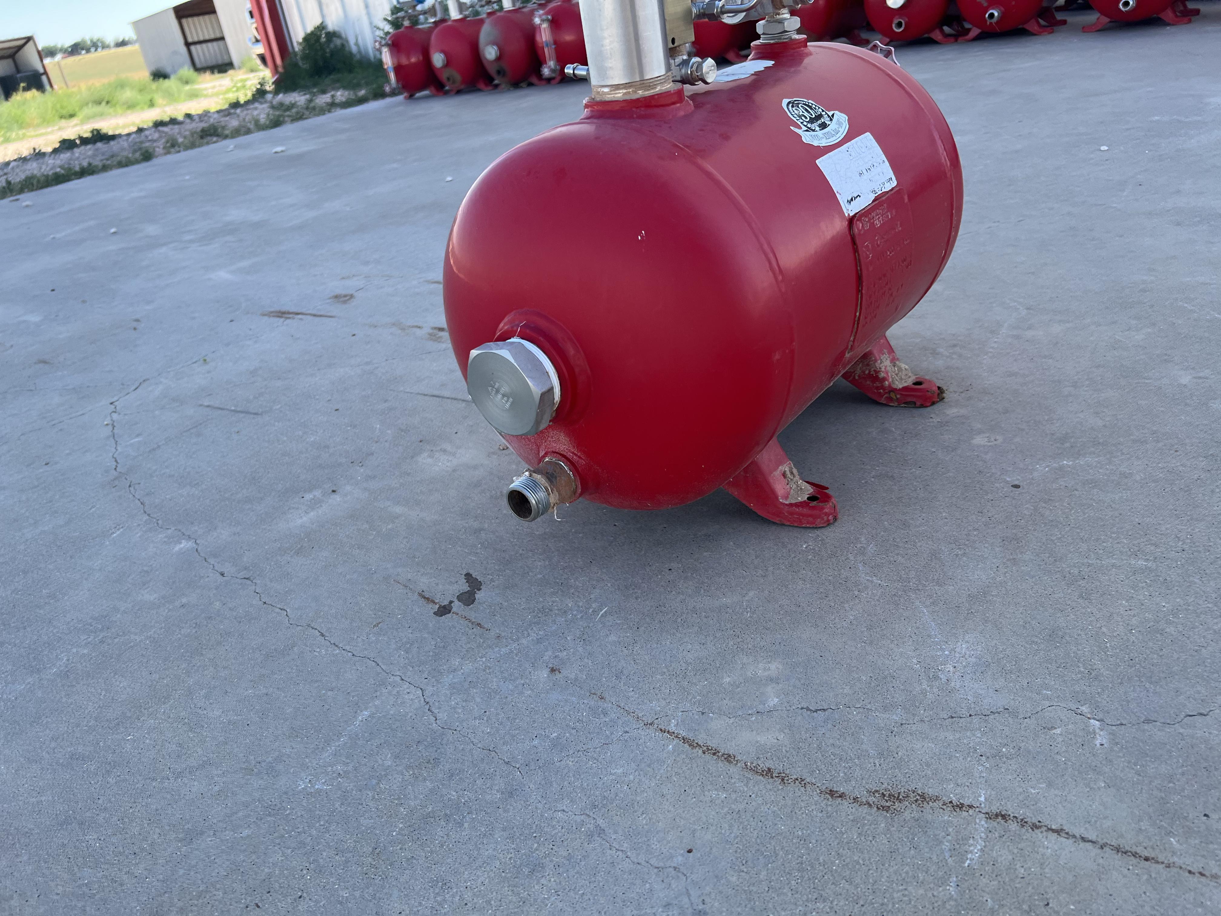 Used Blowcase, Horizontal, 8.9 gal, 200#