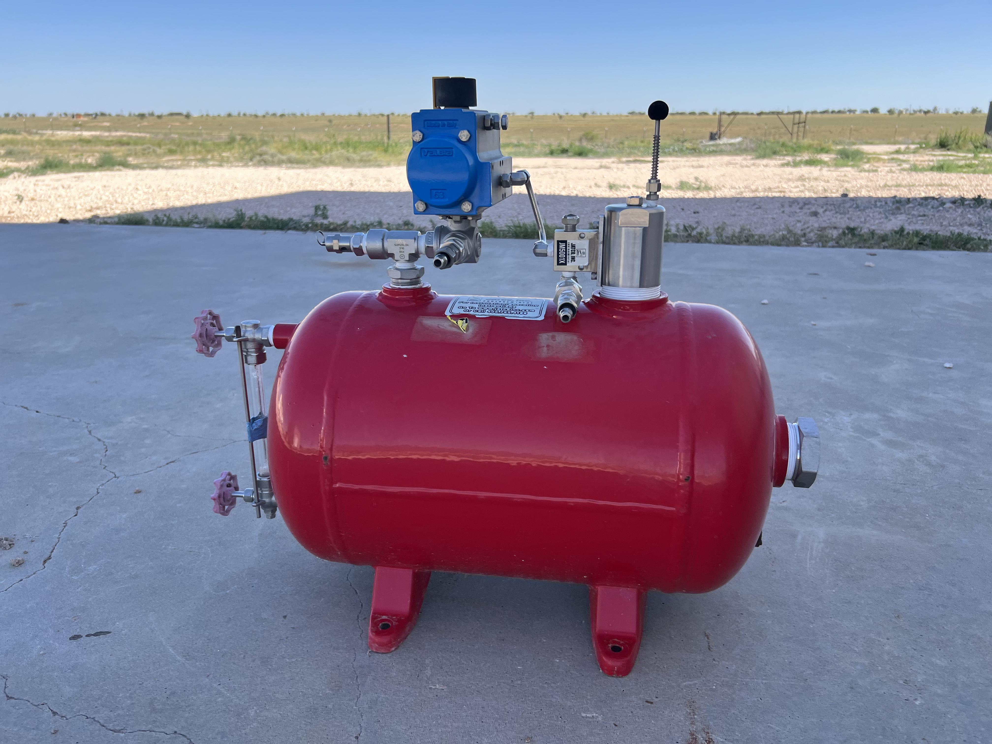 Used Blowcase, Horizontal, 8.9 gal, 200#