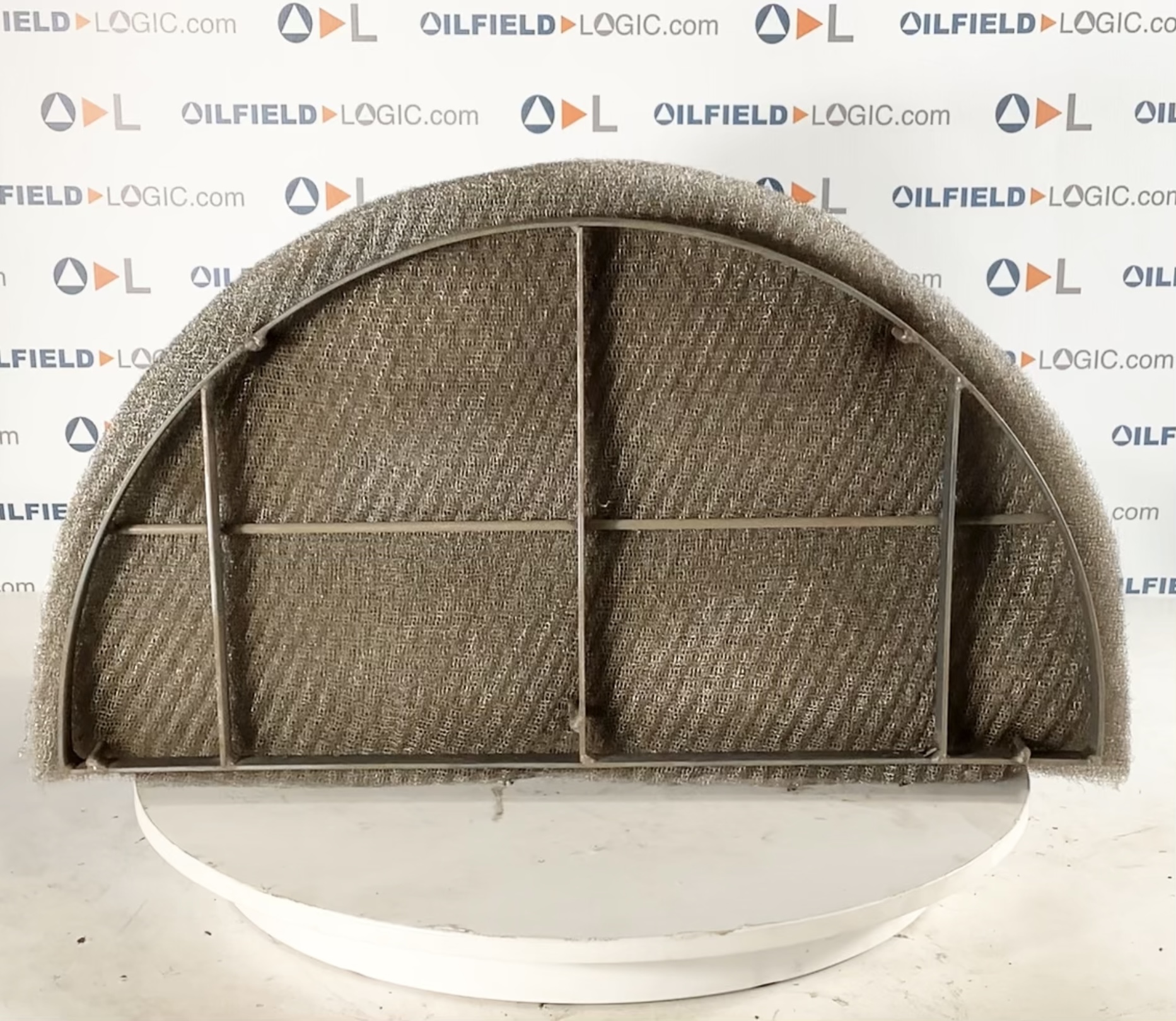 Mist Pad, Semi Circle, 26"x13-3/4"x8"