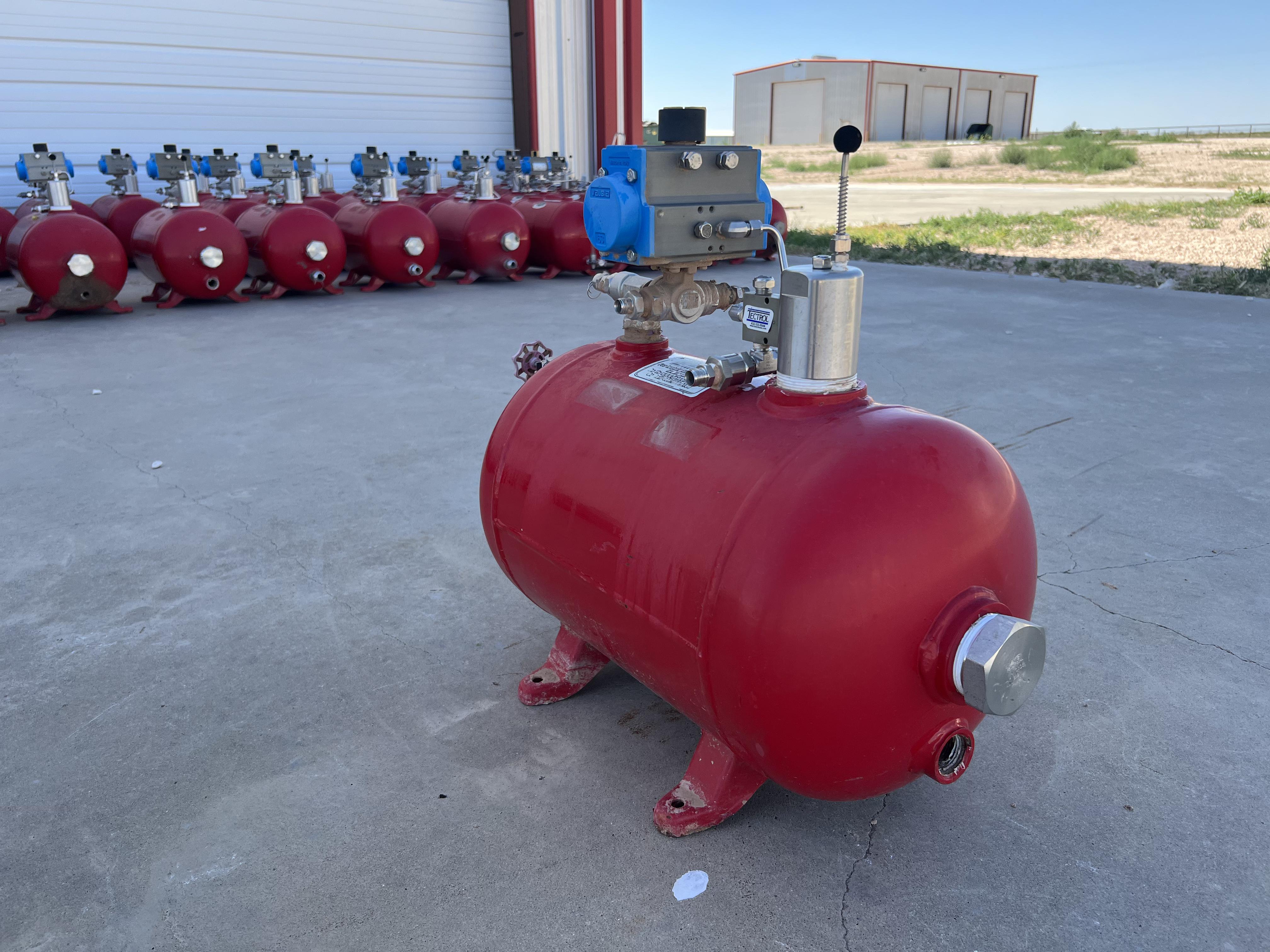 Used Blowcase, Horizontal, 8.9 gal, 200#