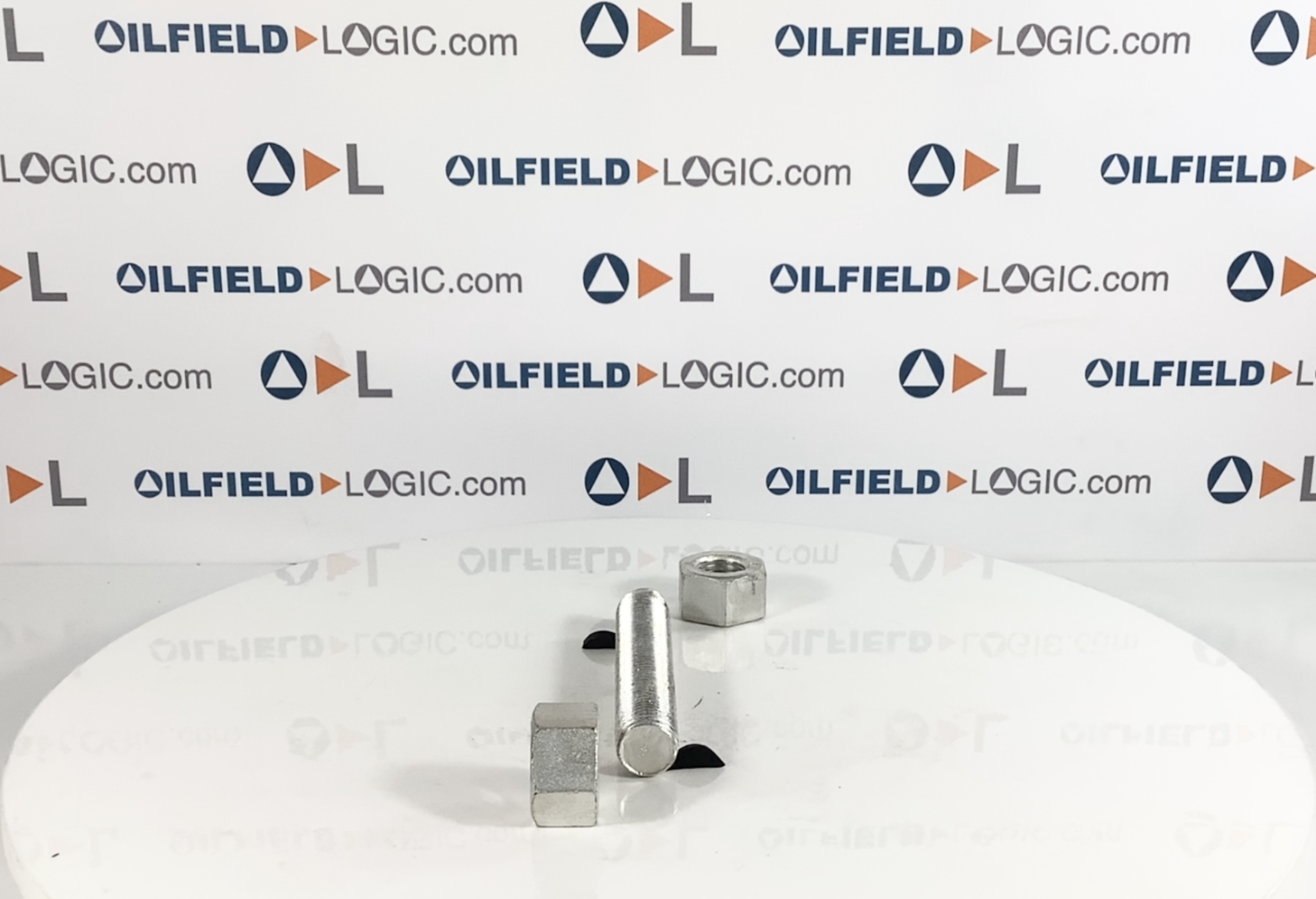 Stud, THD, 1 1/8"-8 x 8", Cadium