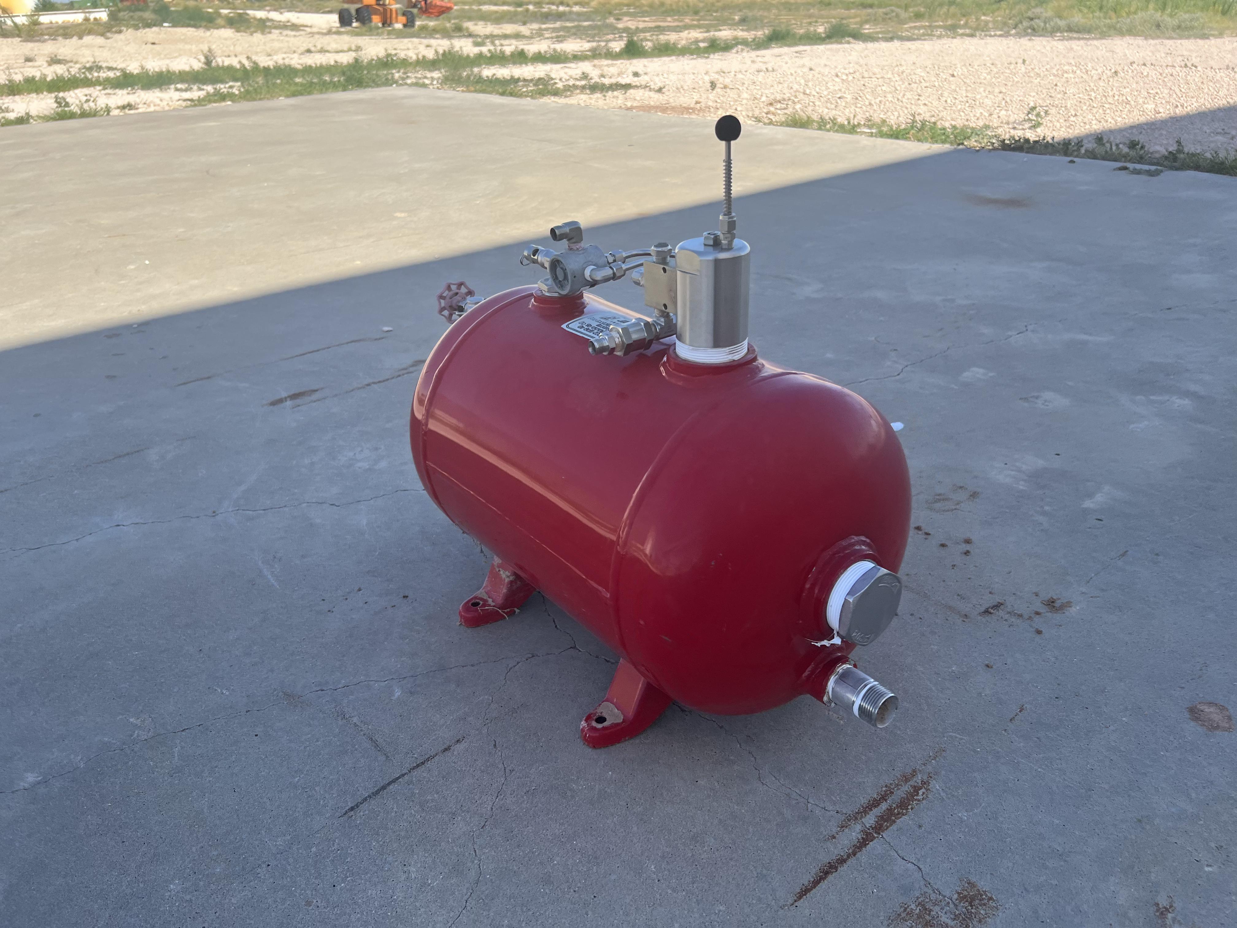 Blowcase, Horizontal, 8.9 gal, 200#