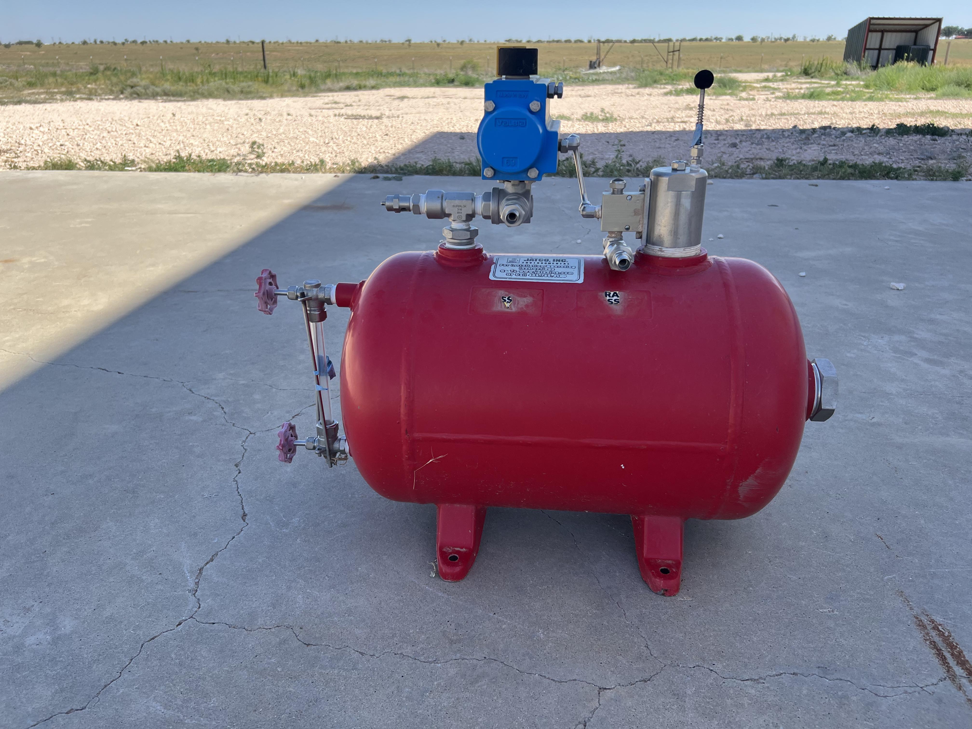 Used Blowcase, Horizontal, 8.9 gal, 200#