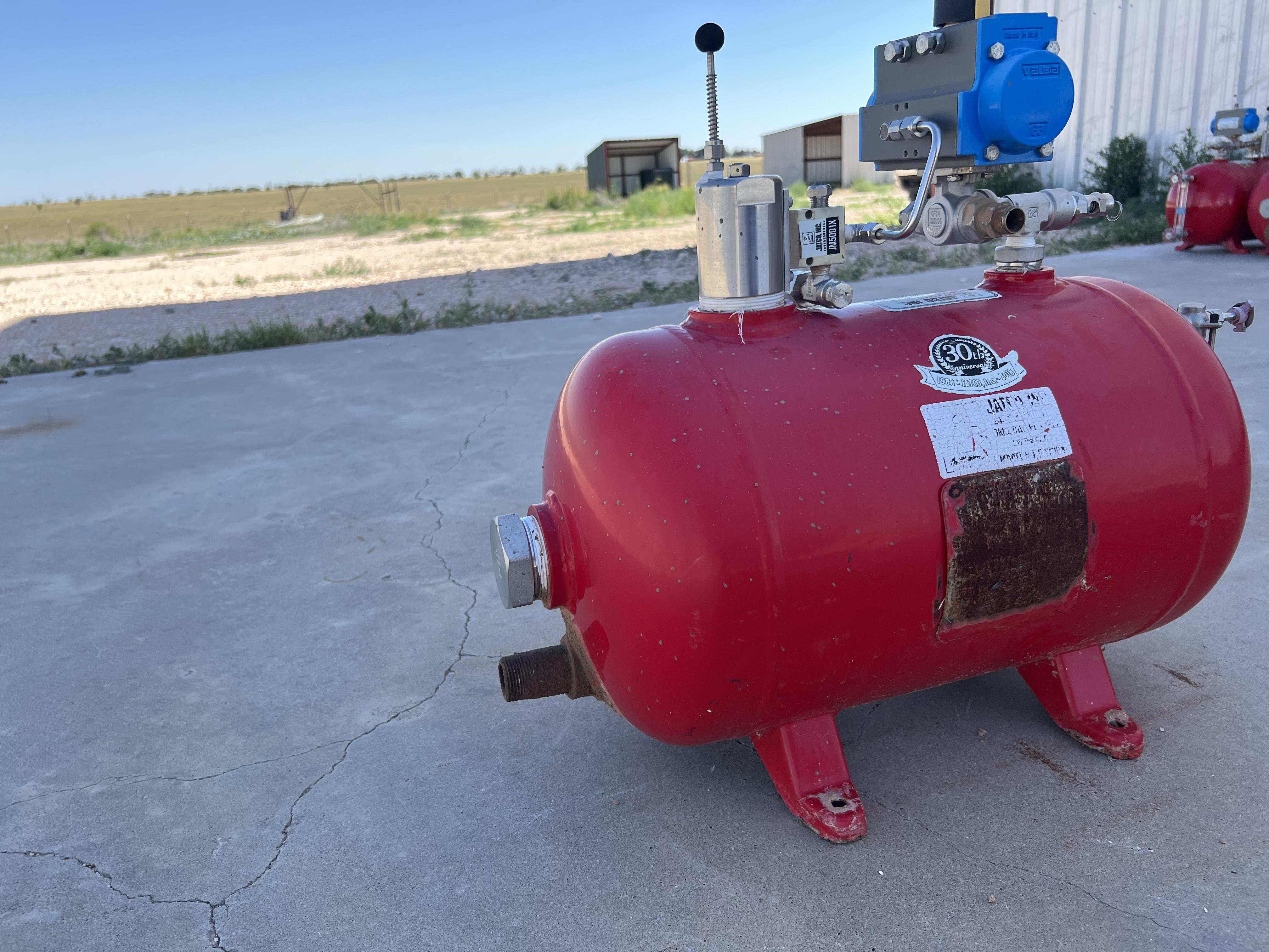 Used Blowcase, Horizontal, 8.9 gal, 200#