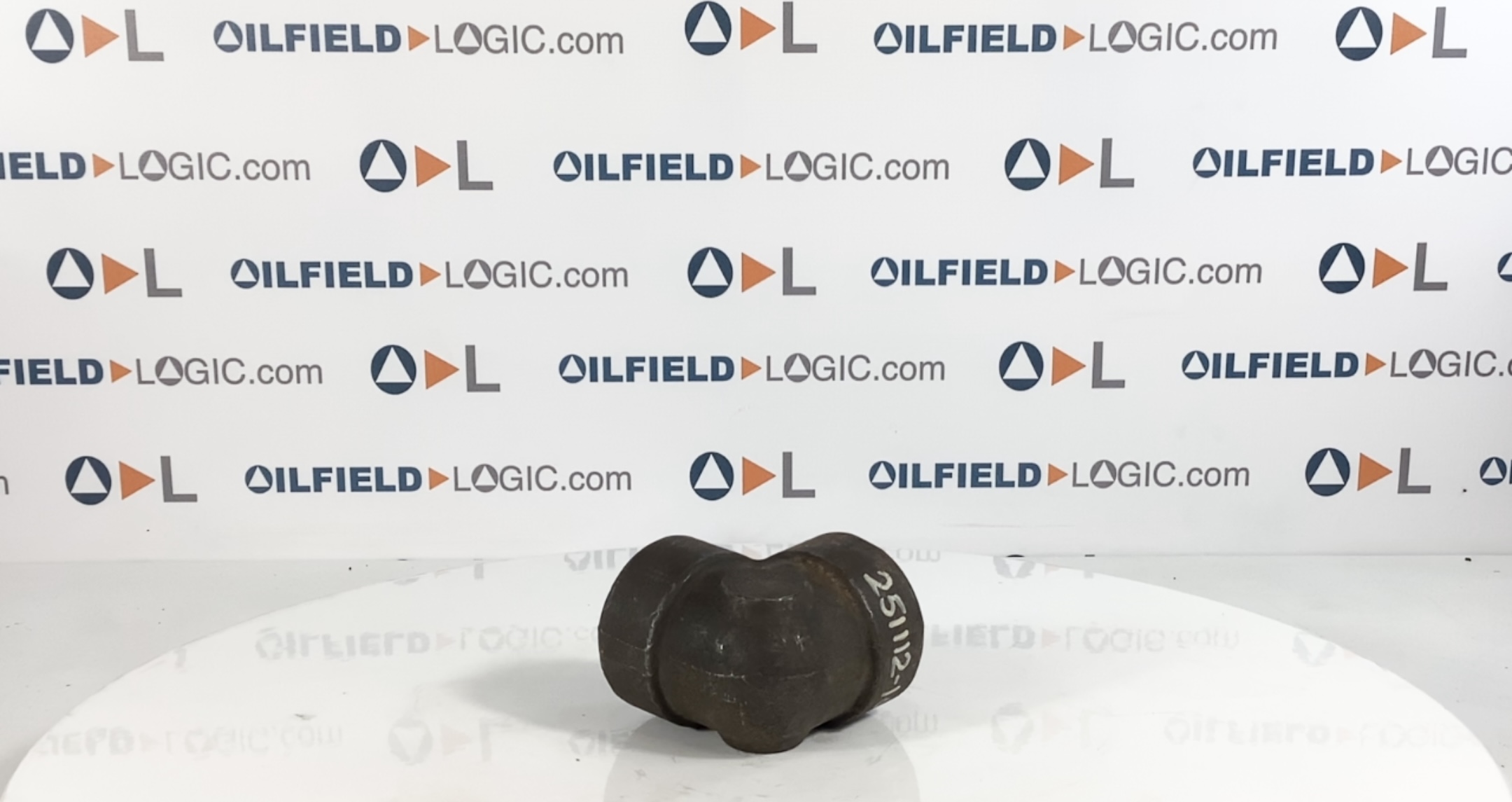 Elbow, THD, 2", FNPT, 2M, SA105