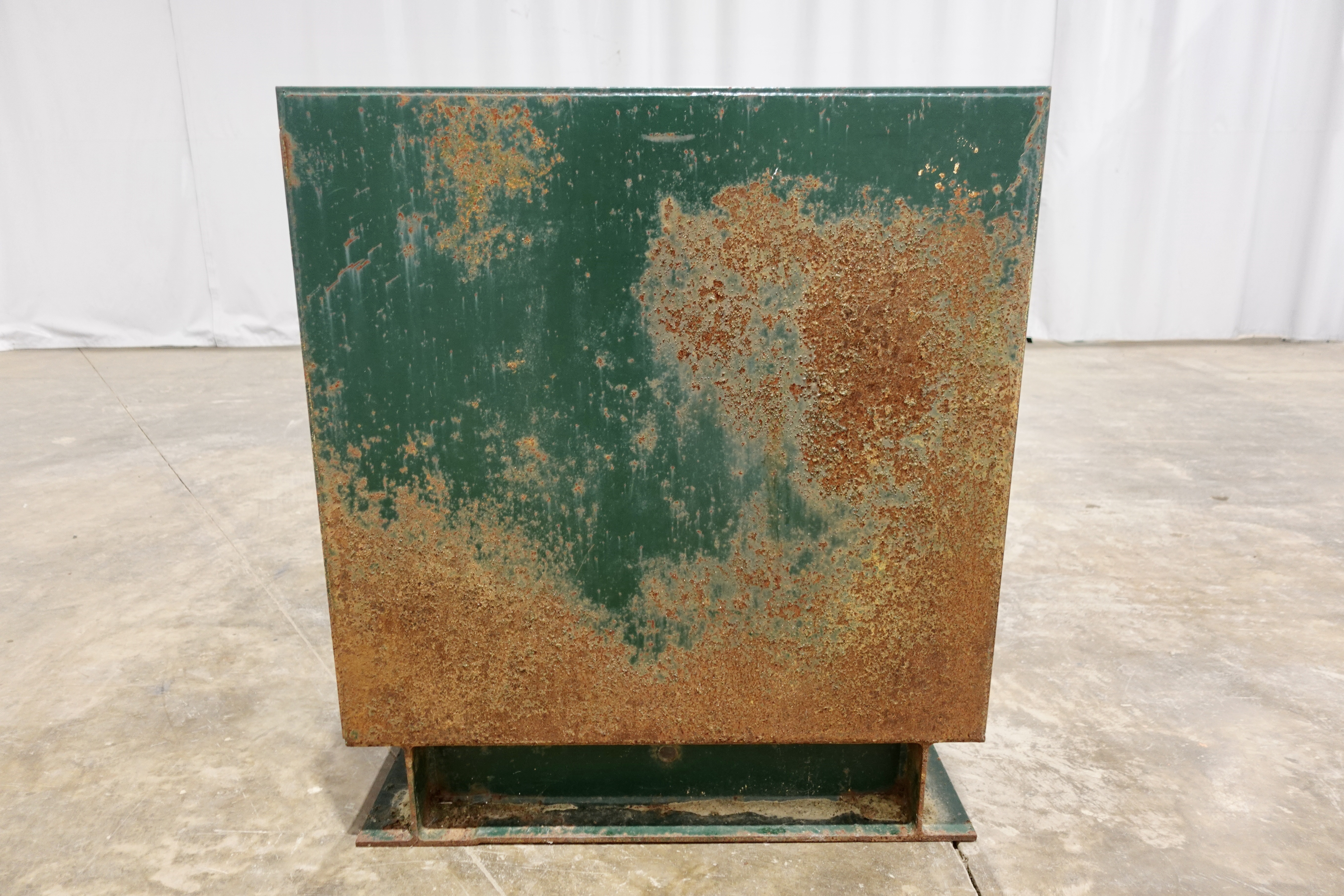 Used Sand Trap, Gravity, 16"x8', 3000#