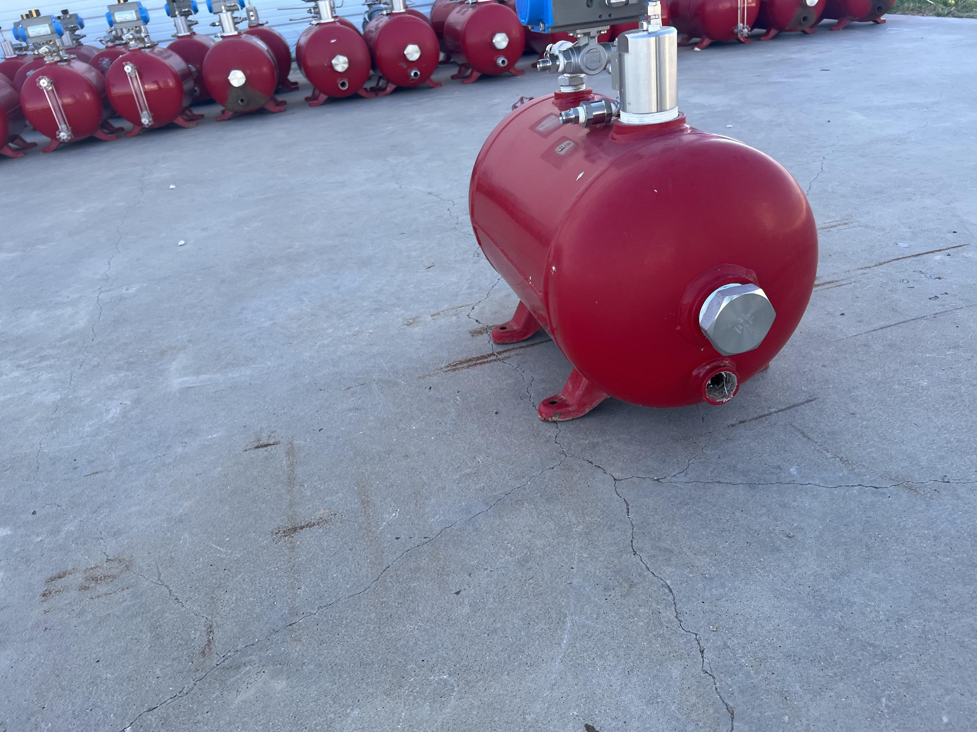 Used Blowcase, Horizontal, 8.9 gal, 200#