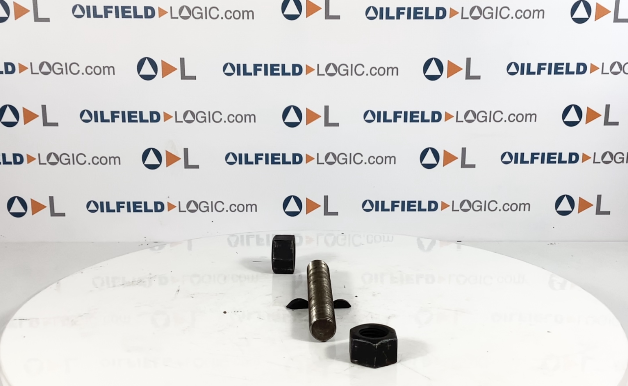 Stud, THD, 7/8"-9x7", B-7