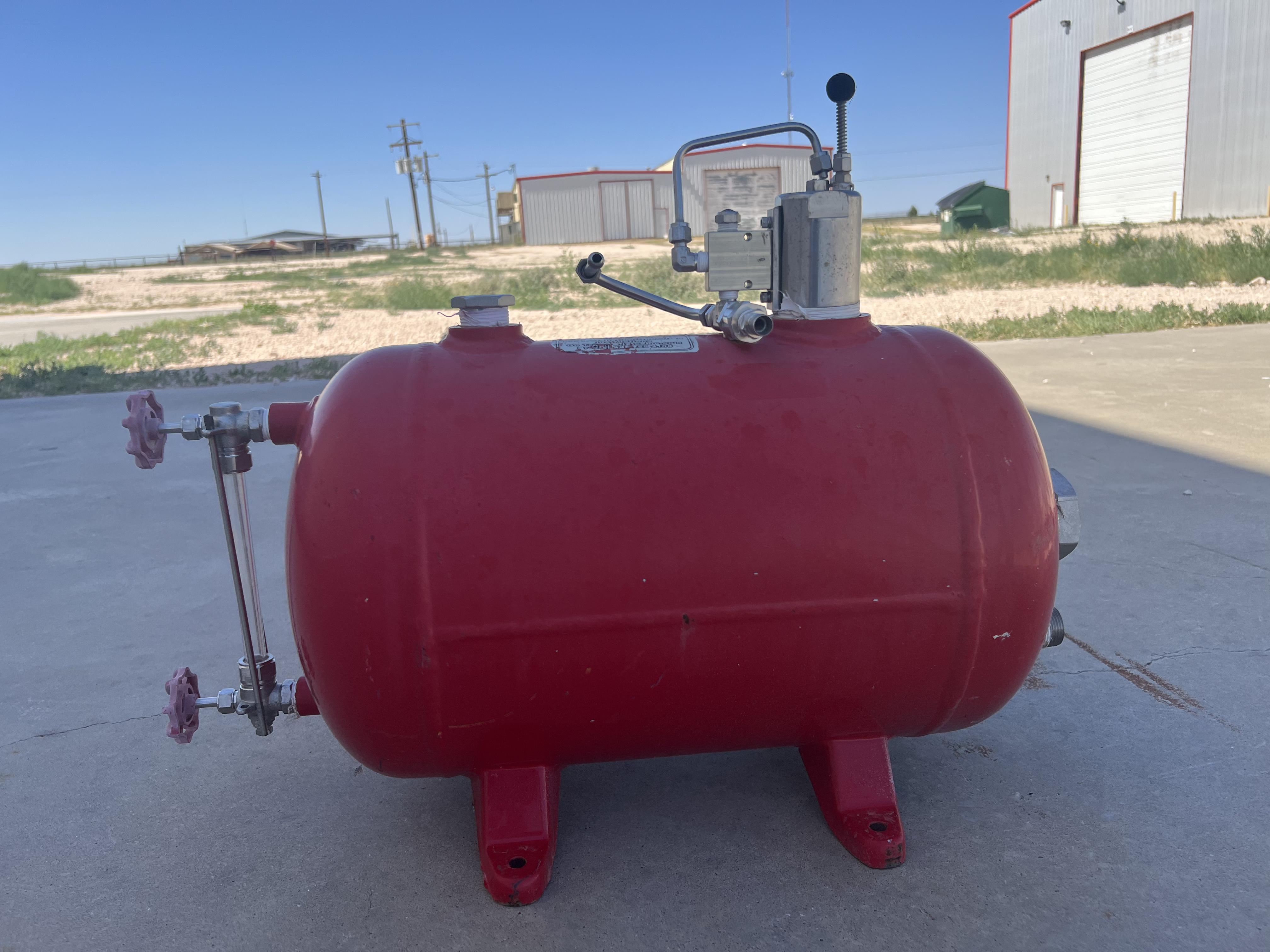 Used Blowcase, Horizontal, 8.9 gal, 200#