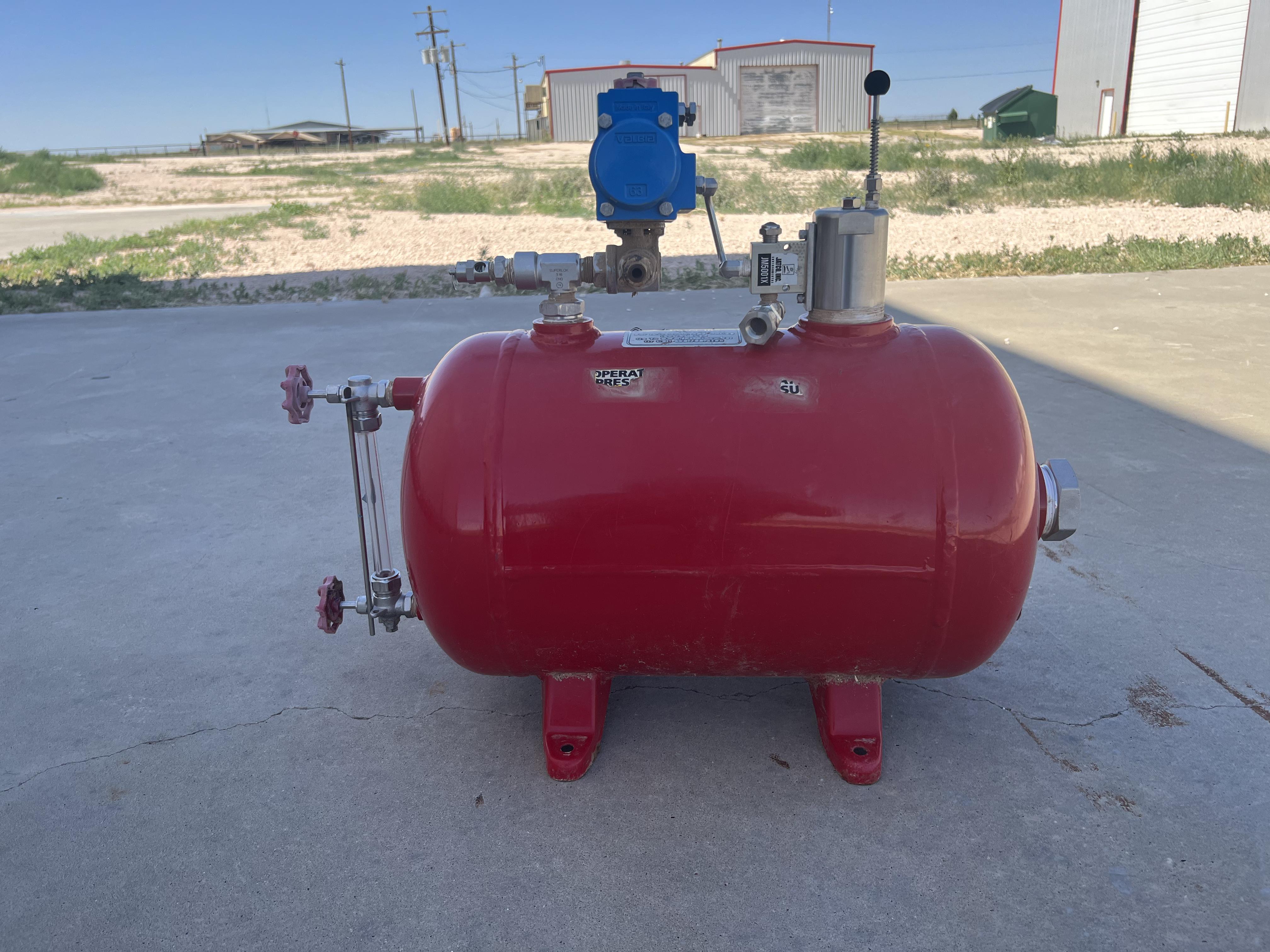 Used Blowcase, Horizontal, 8.9 gal, 200#
