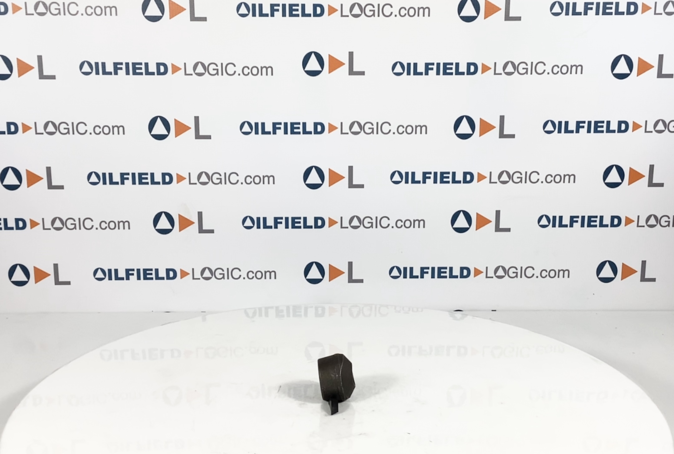 Threadolet, WxTHD, 6"-2 1/2"x1/2", FNPT, 6M , SA105