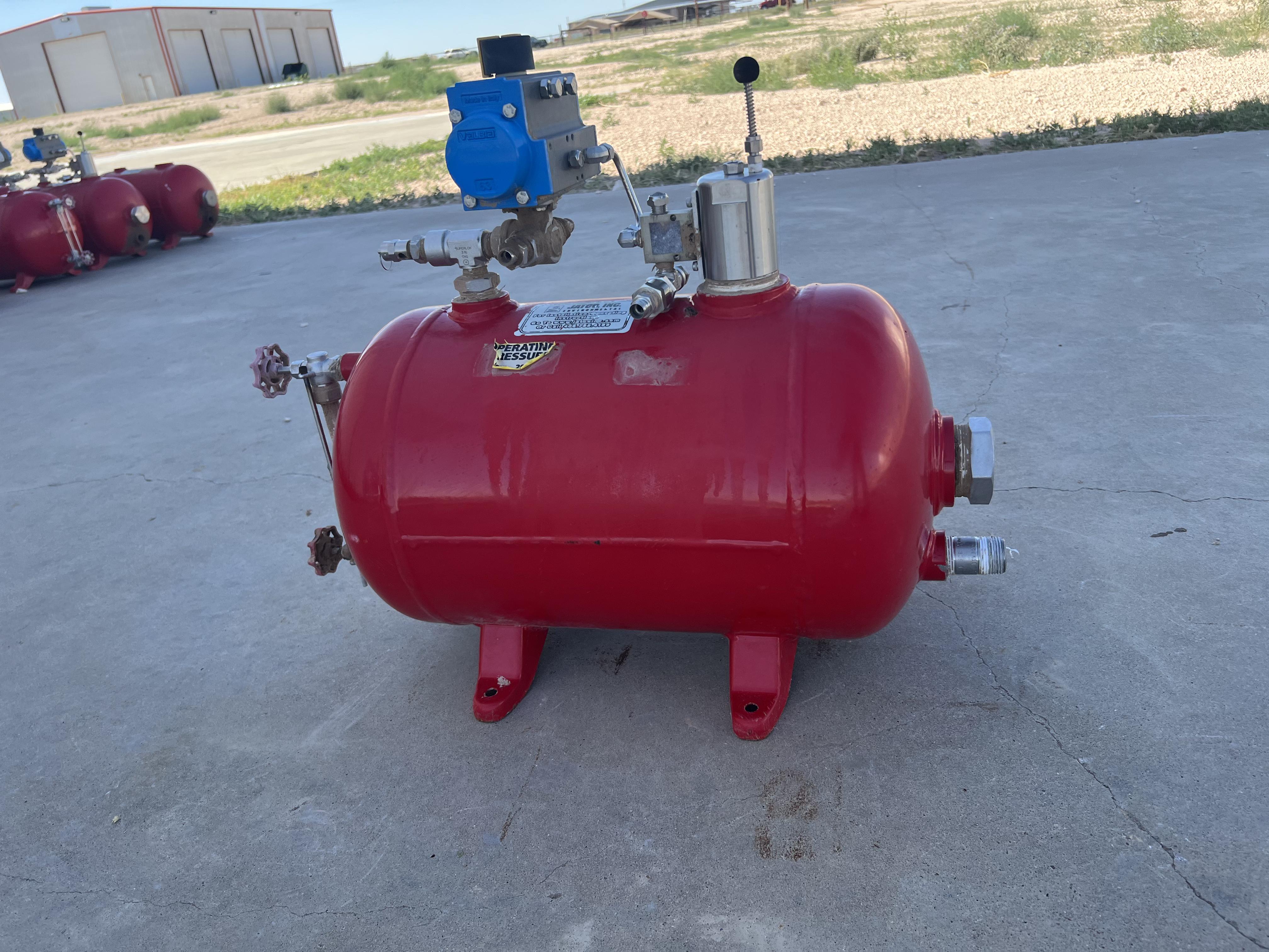 Used Blowcase, Horizontal, 8.9 gal, 200#