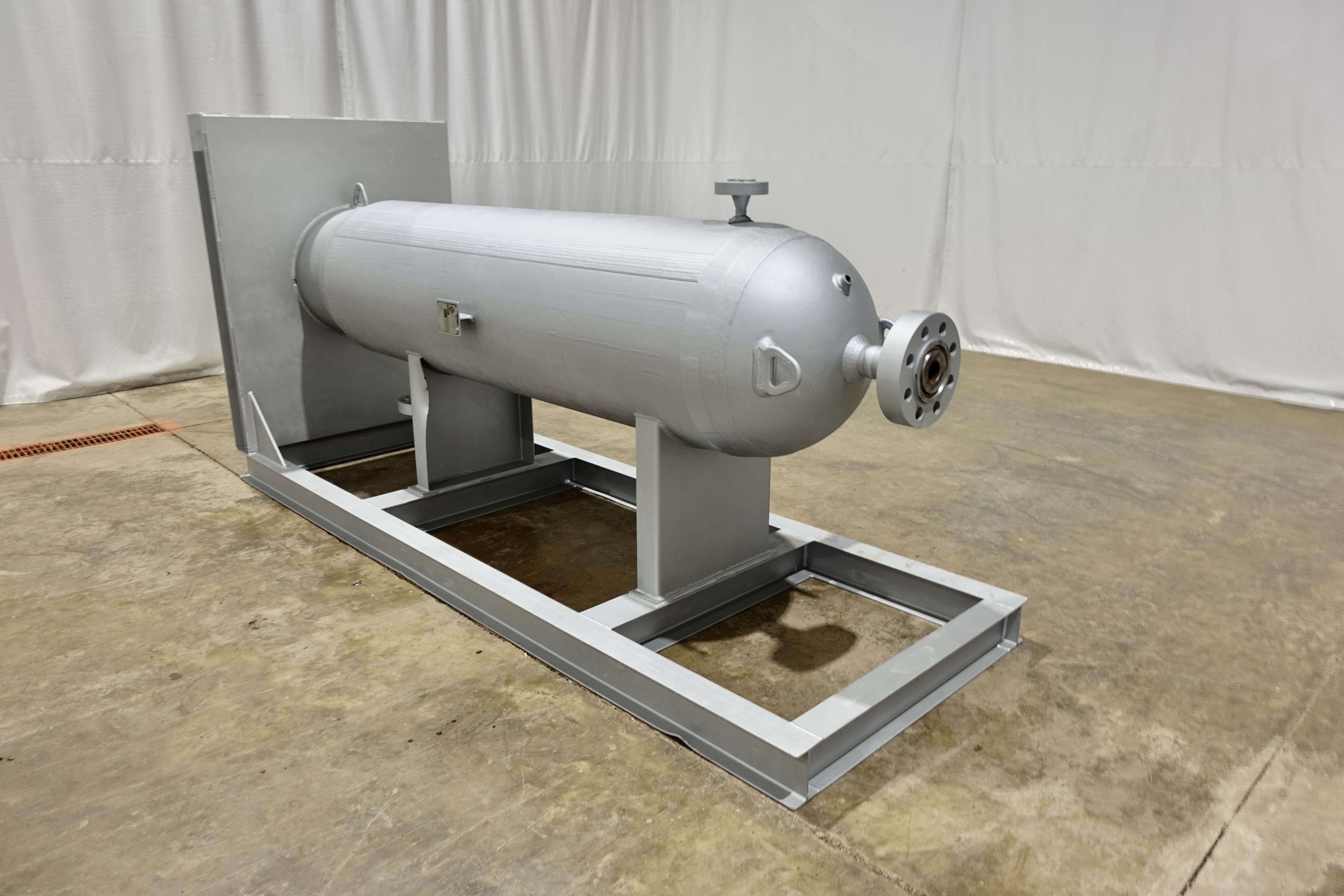 Refurbished Sand Trap, Gravity, 28"x8', 5000#