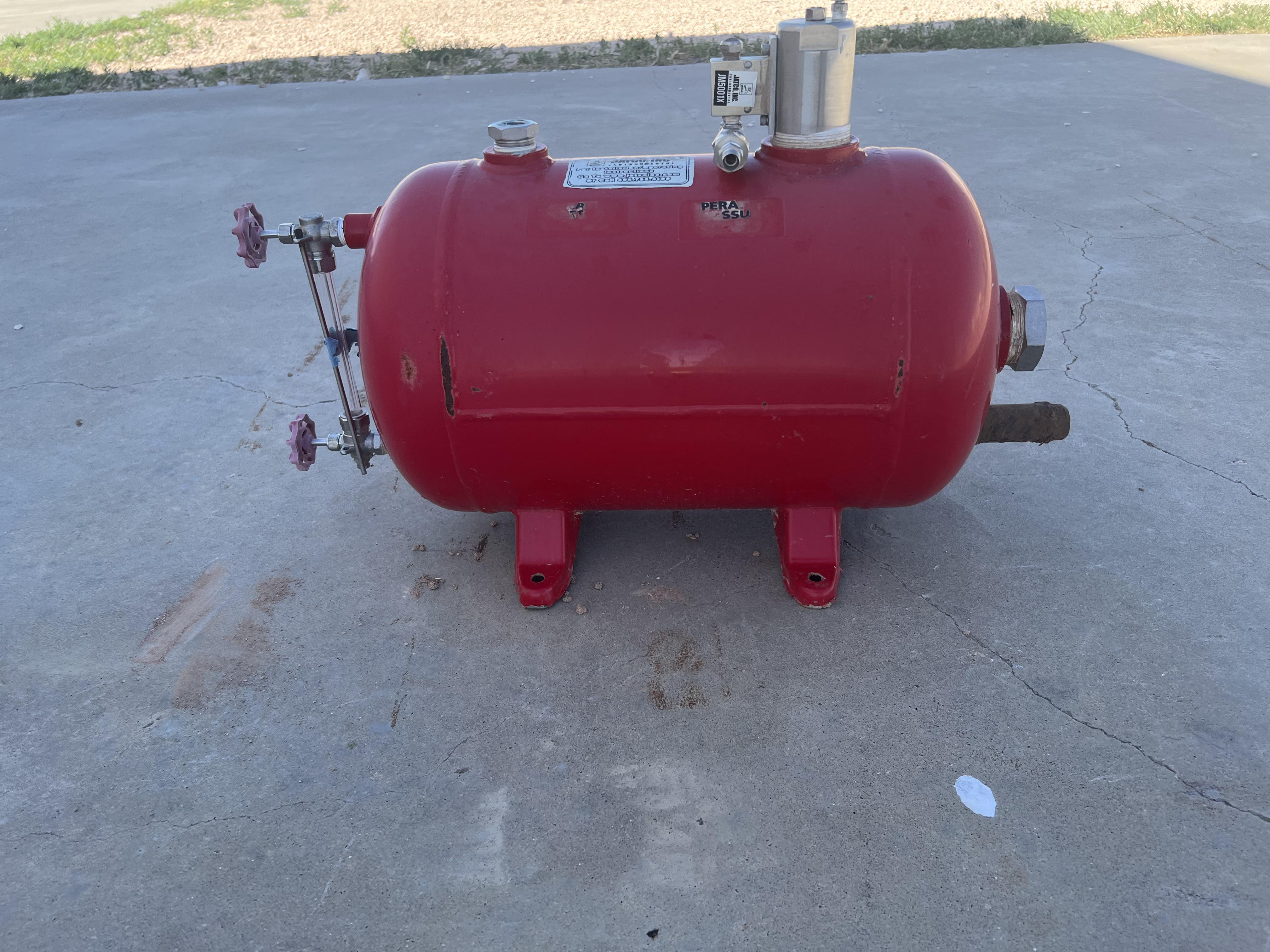 Used Blowcase, Horizontal, 8.9 gal, 200#