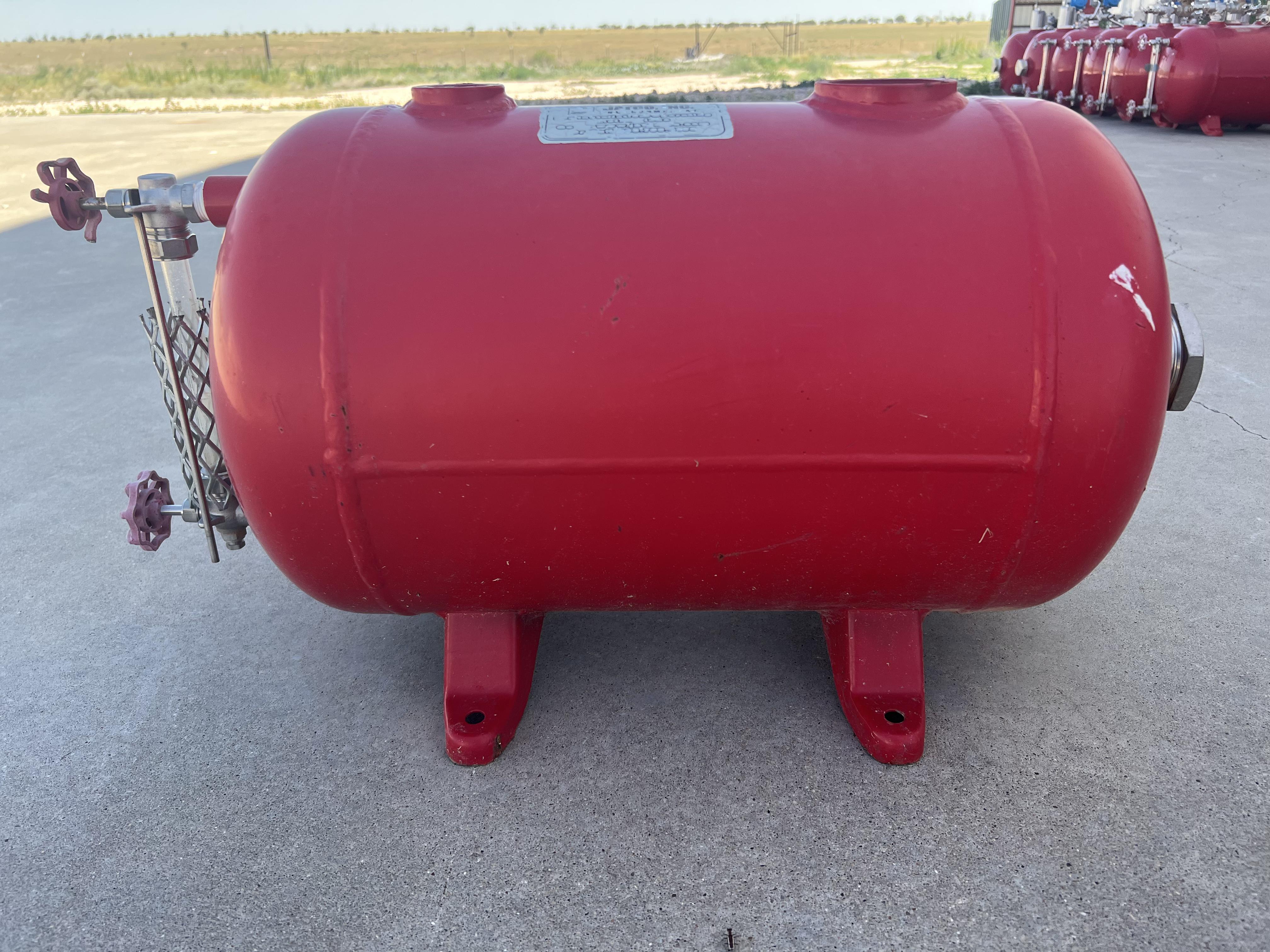 Used Blowcase, Horizontal, 8.9 gal, 200#