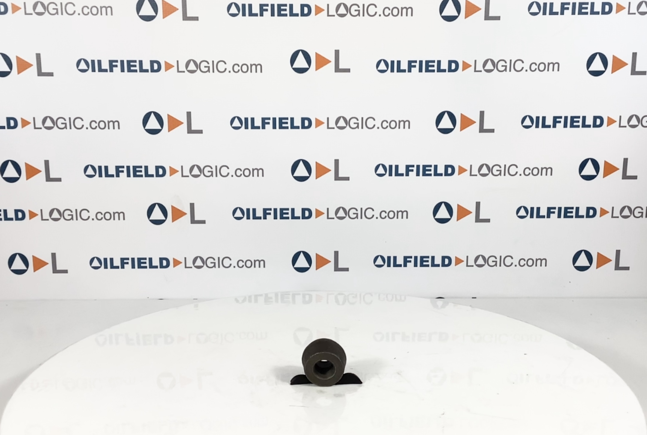 Threadolet, WxTHD, 6"-2 1/2"x1/2", FNPT, 6M , SA105