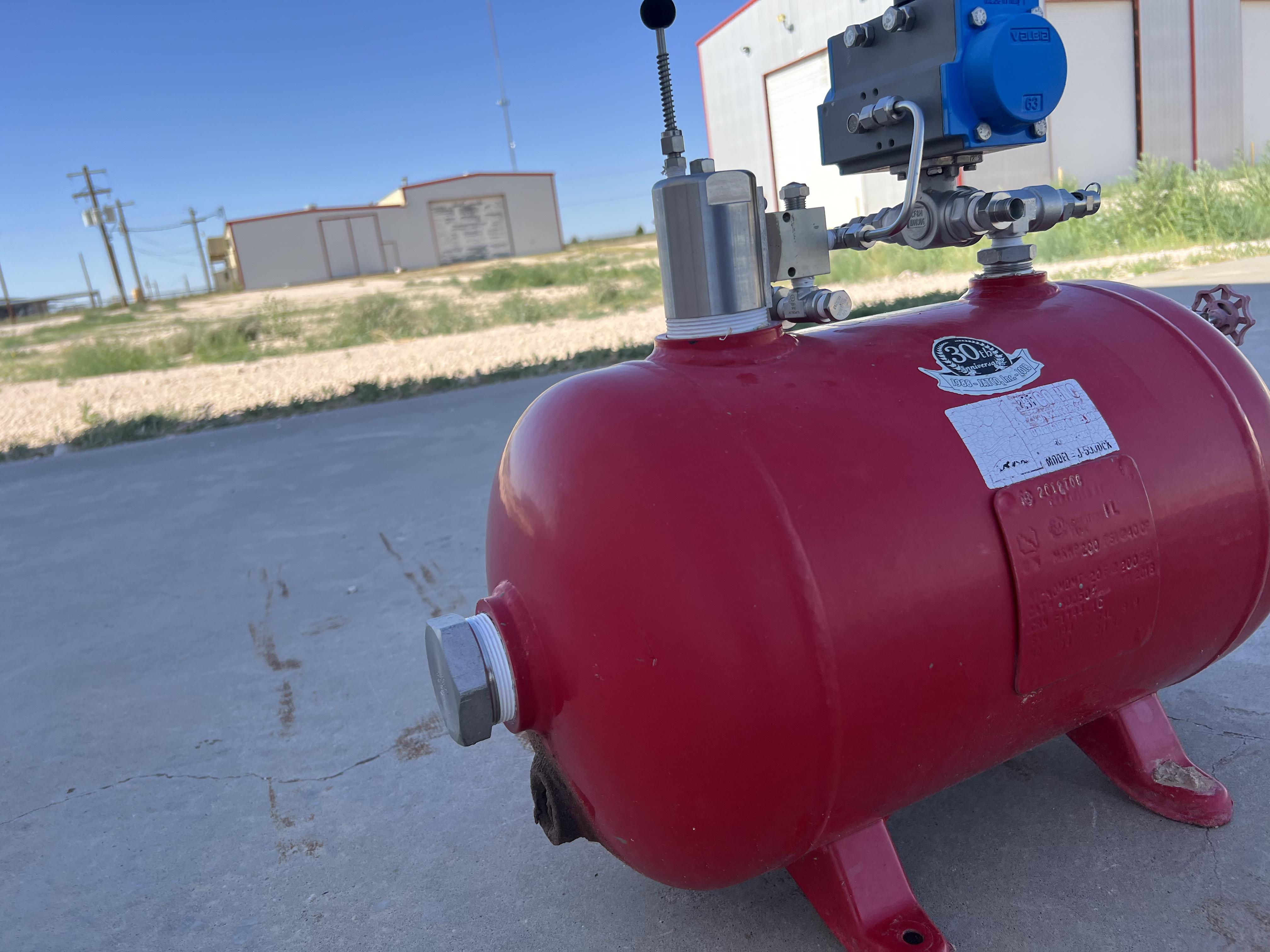 Used Blowcase, Horizontal, 8.9 gal, 200#