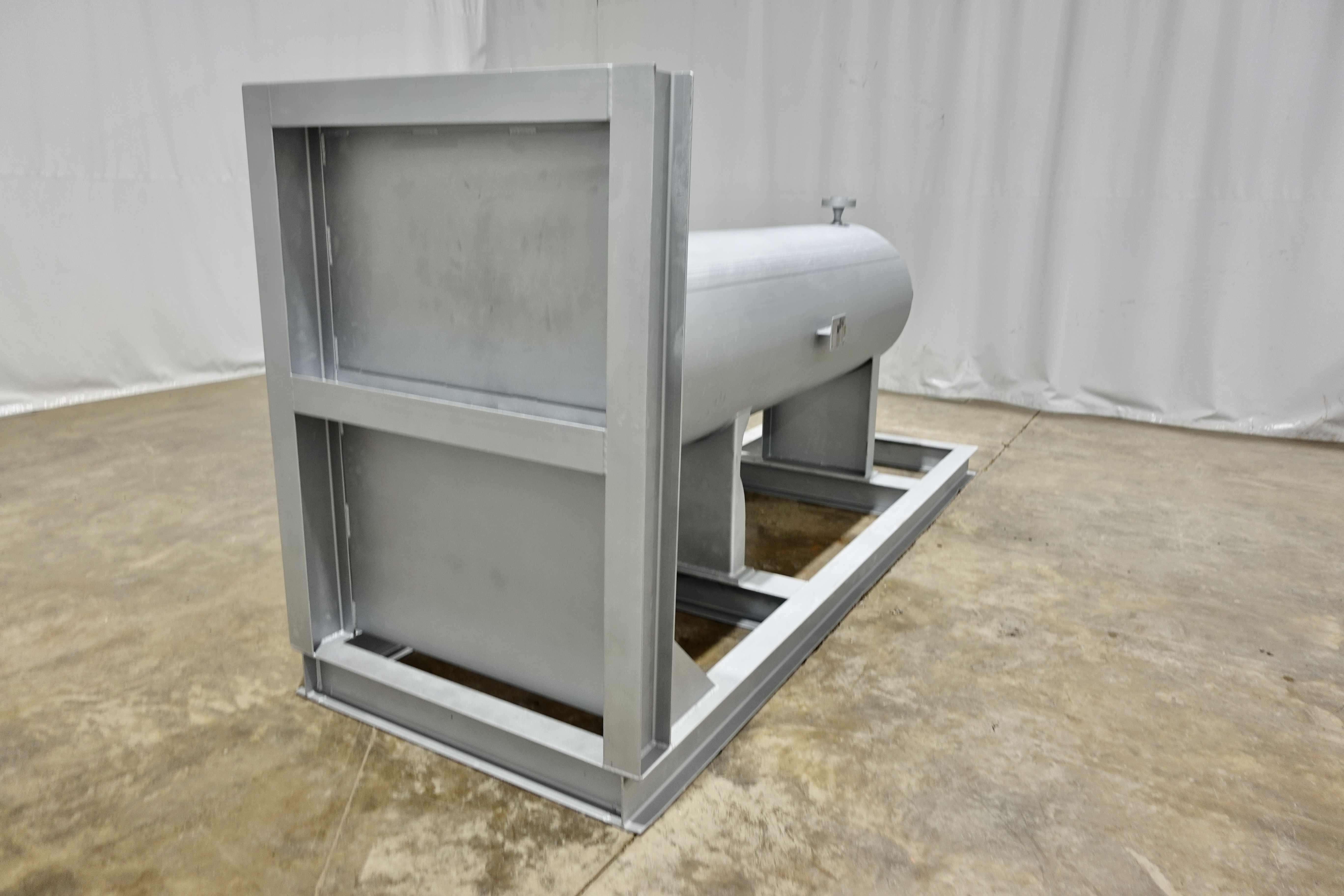 Refurbished Sand Trap, Gravity, 28"x8', 5000#