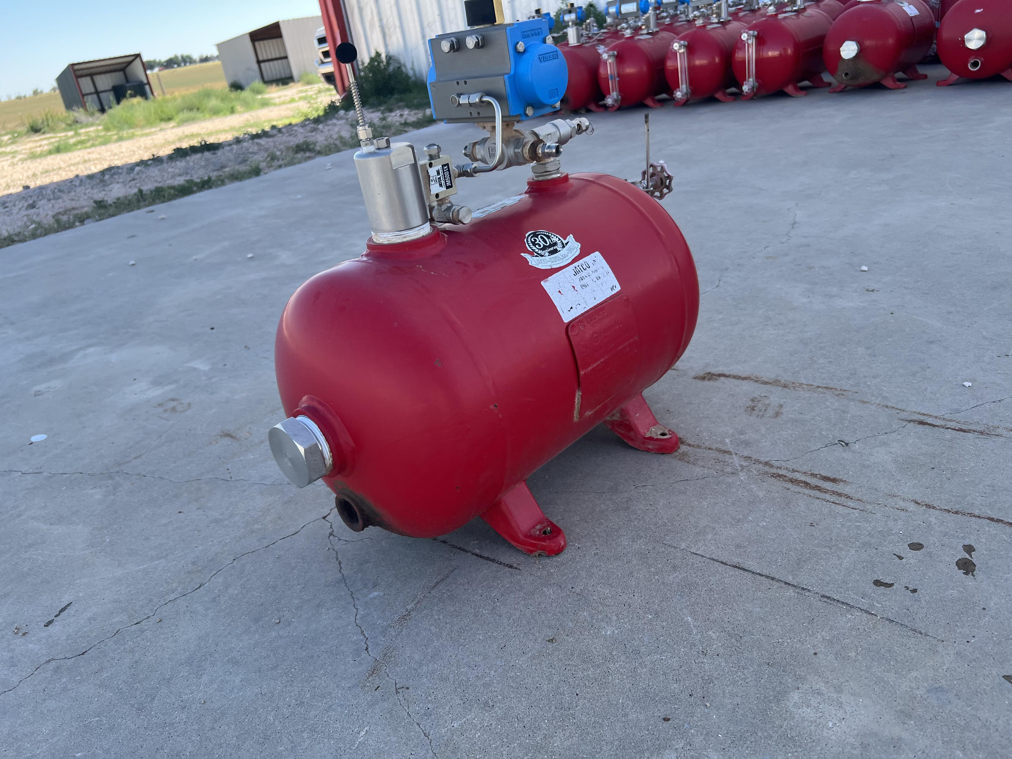 Used Blowcase, Horizontal, 8.9 gal, 200#
