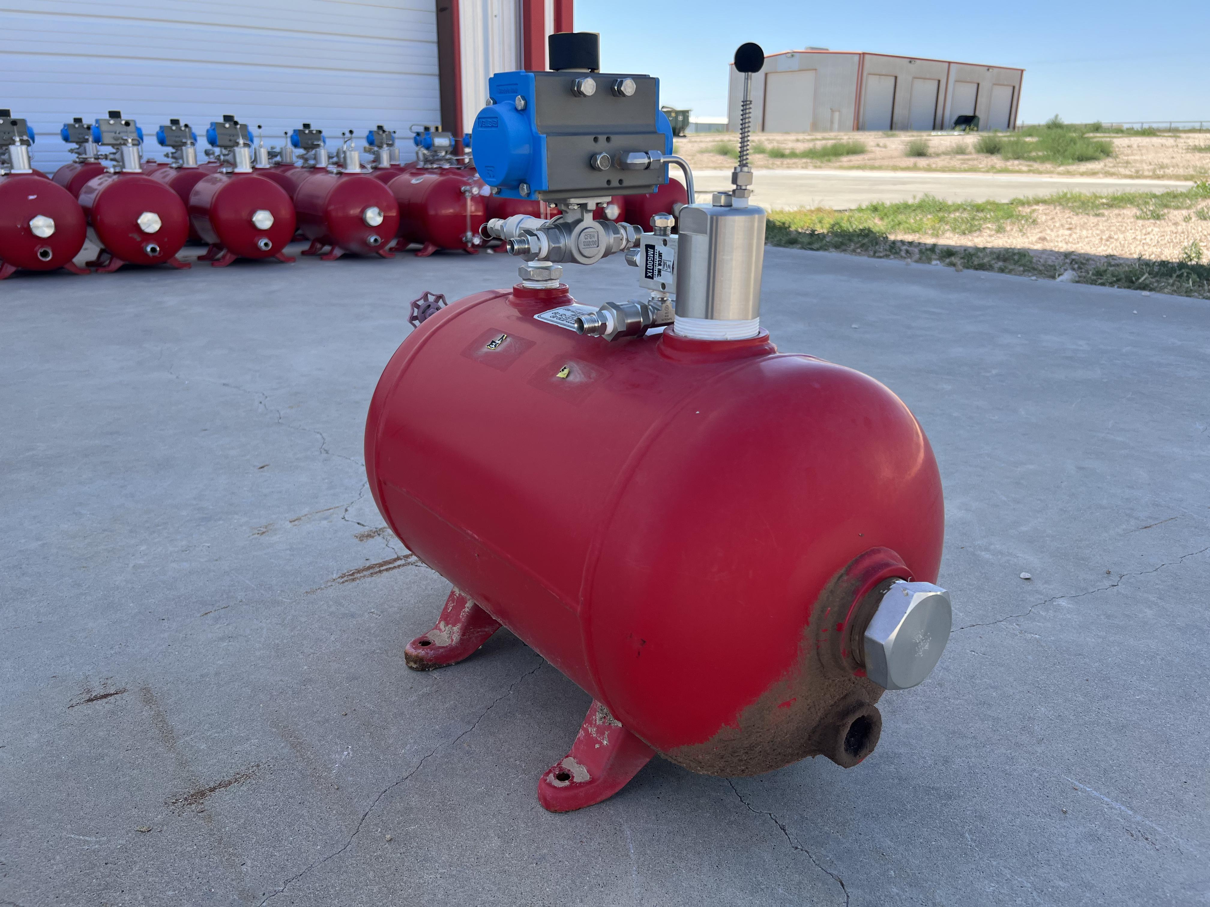 Used Blowcase, Horizontal, 8.9 gal, 200#