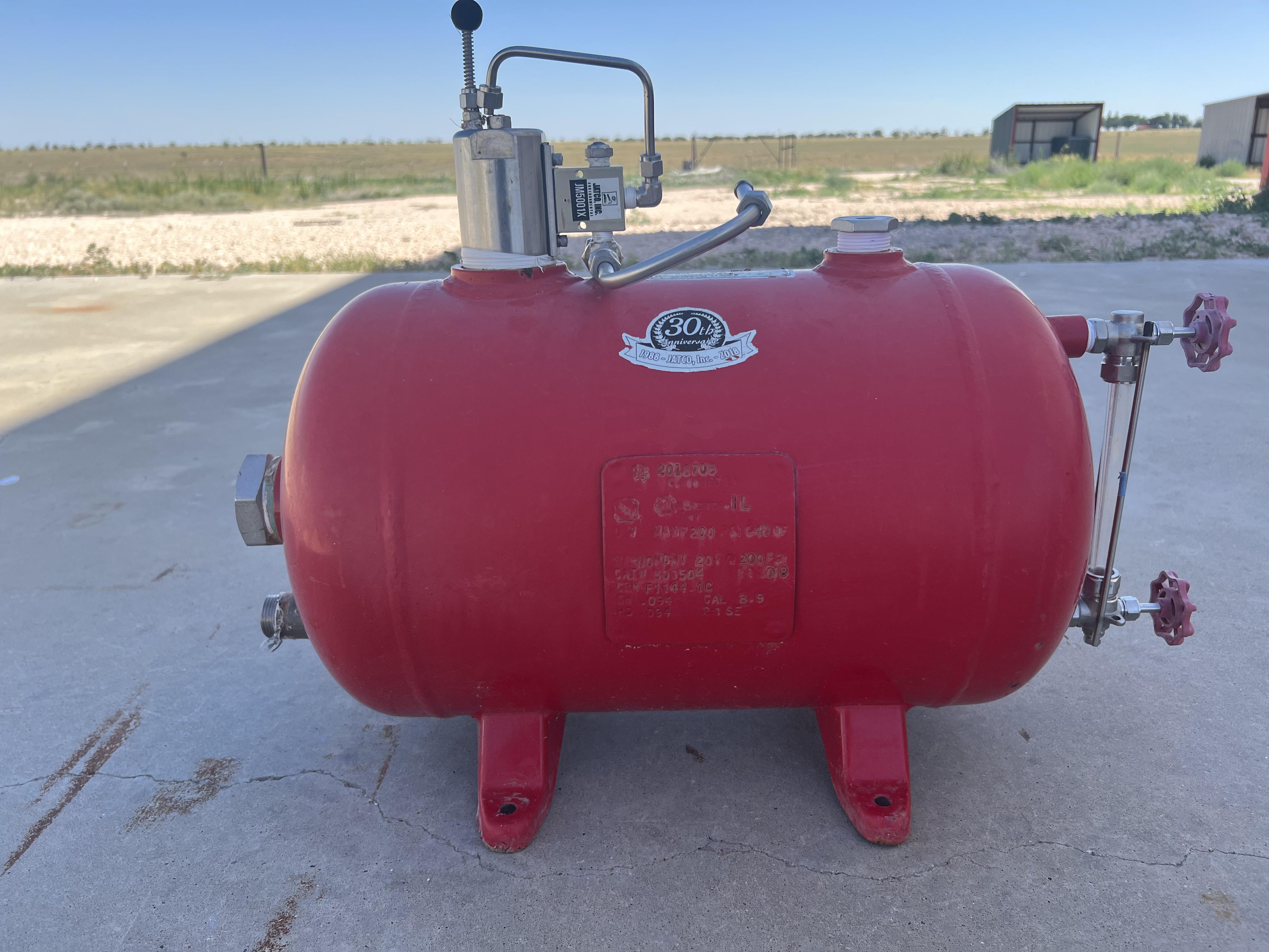 Used Blowcase, Horizontal, 8.9 gal, 200#