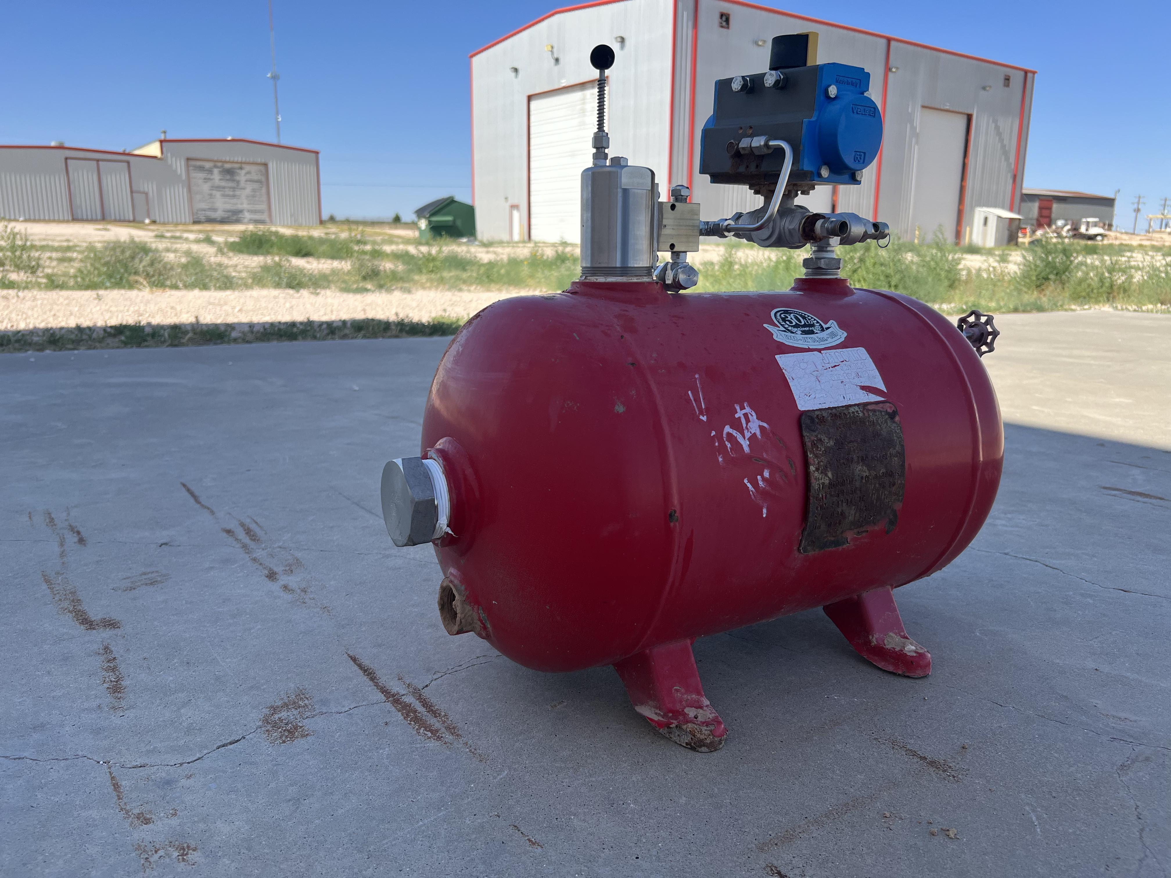 Used Blowcase, Horizontal, 8.9 gal, 200#