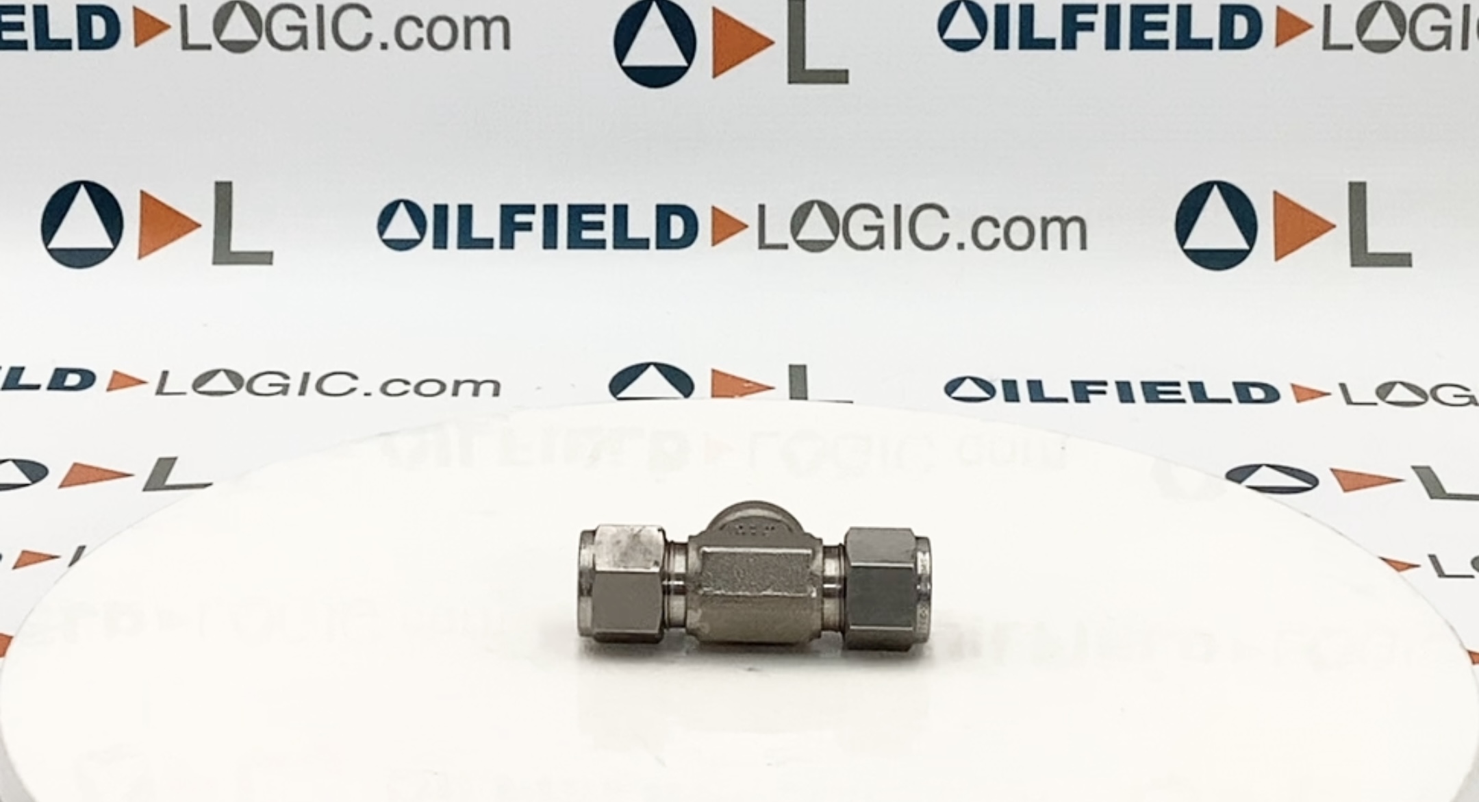 Fitting, Tube, Tee, Stainless Steel, 1/2"x 1/2" x 3/8", Tubing x Tubing x FNPT