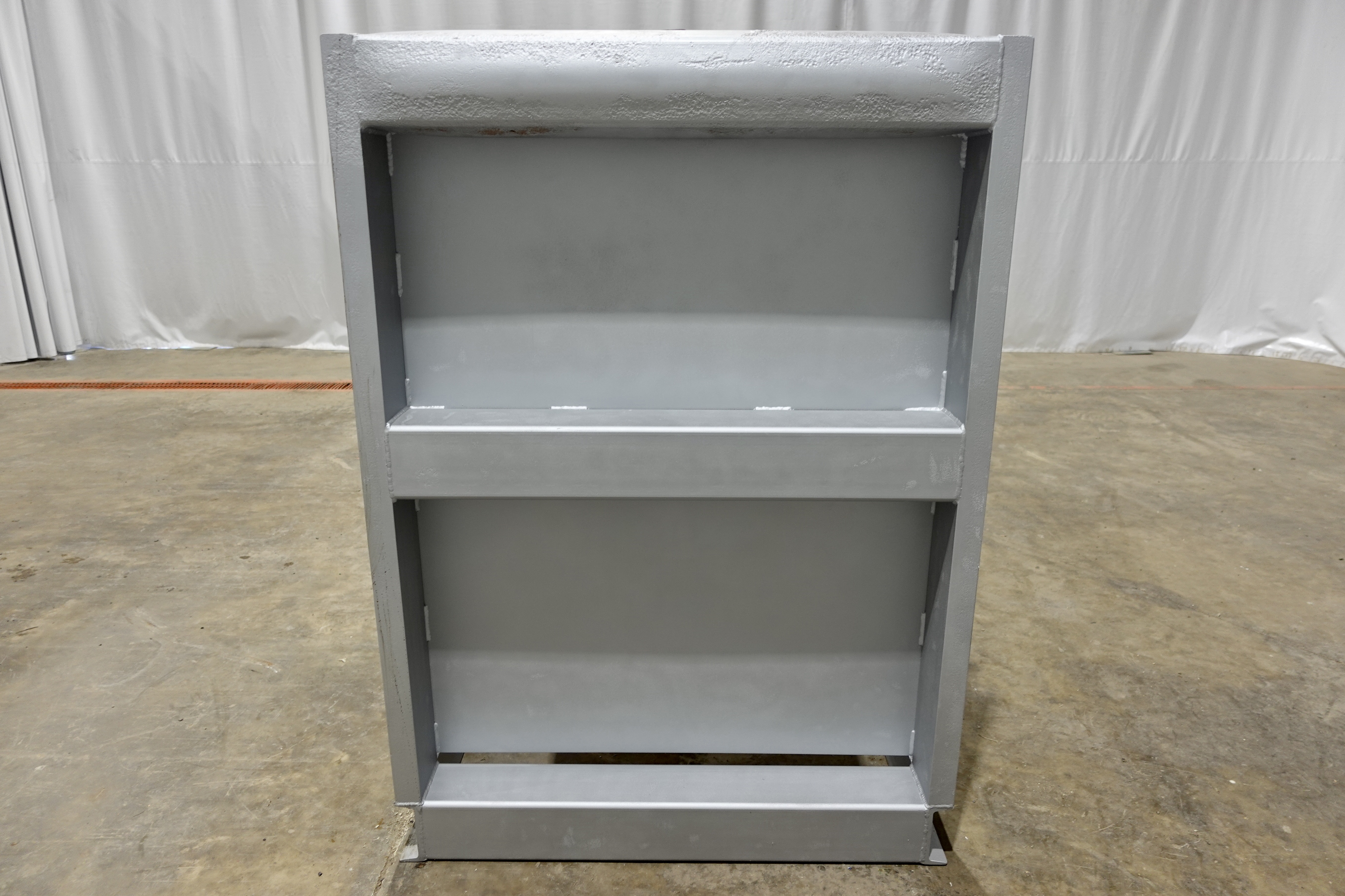 Refurbished Sand Trap, Gravity, 28"x8', 5000#