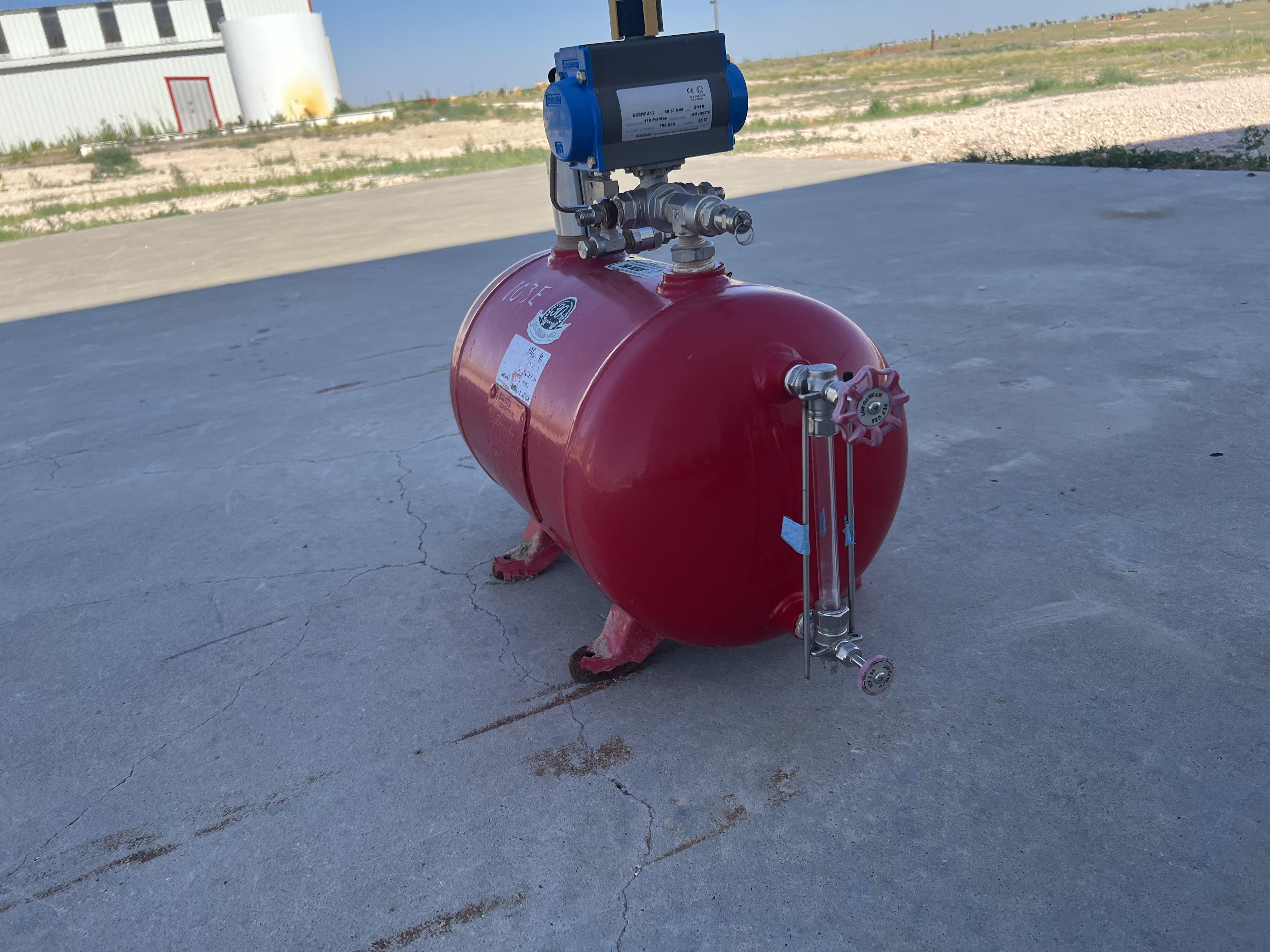 Used Blowcase, Horizontal, 8.9 gal, 200#