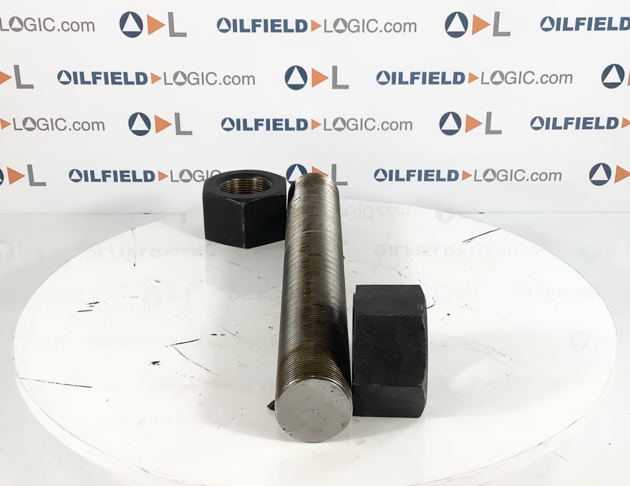 Stud, THD, 2-1/2"-8x18", B-7