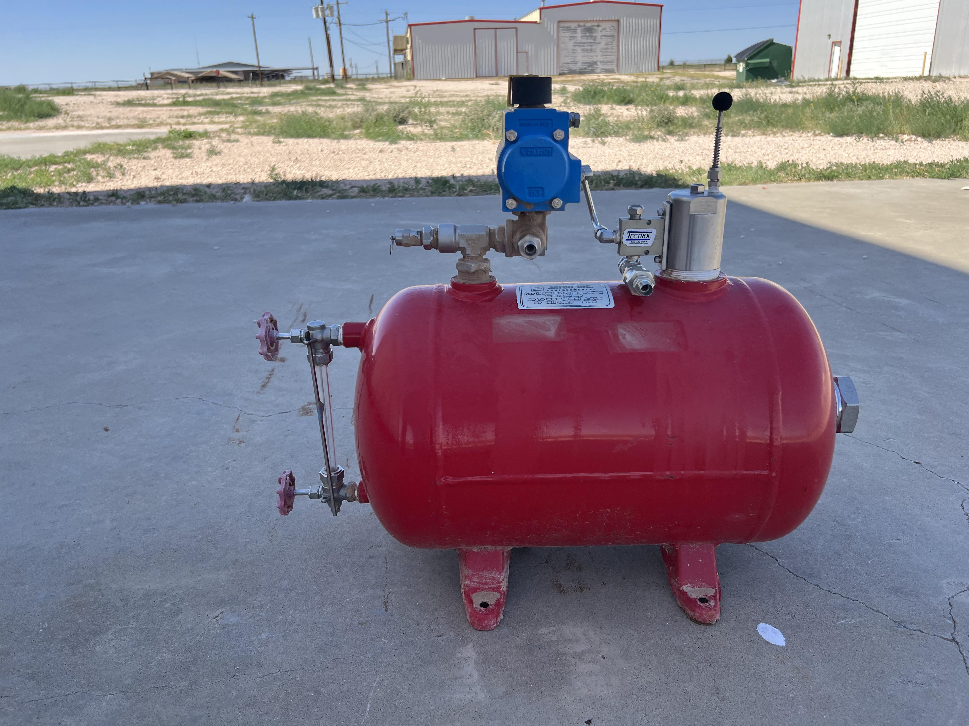 Used Blowcase, Horizontal, 8.9 gal, 200#