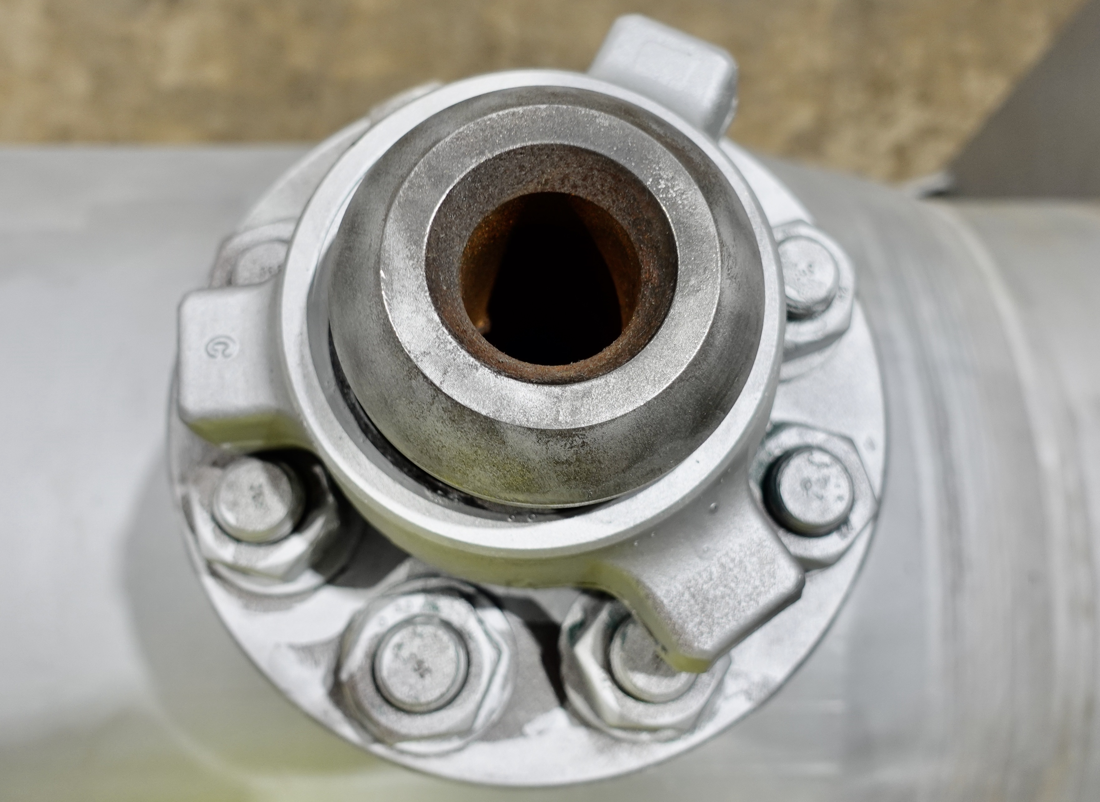 Refurbished Sand Trap, Gravity, 28"x8', 5000#