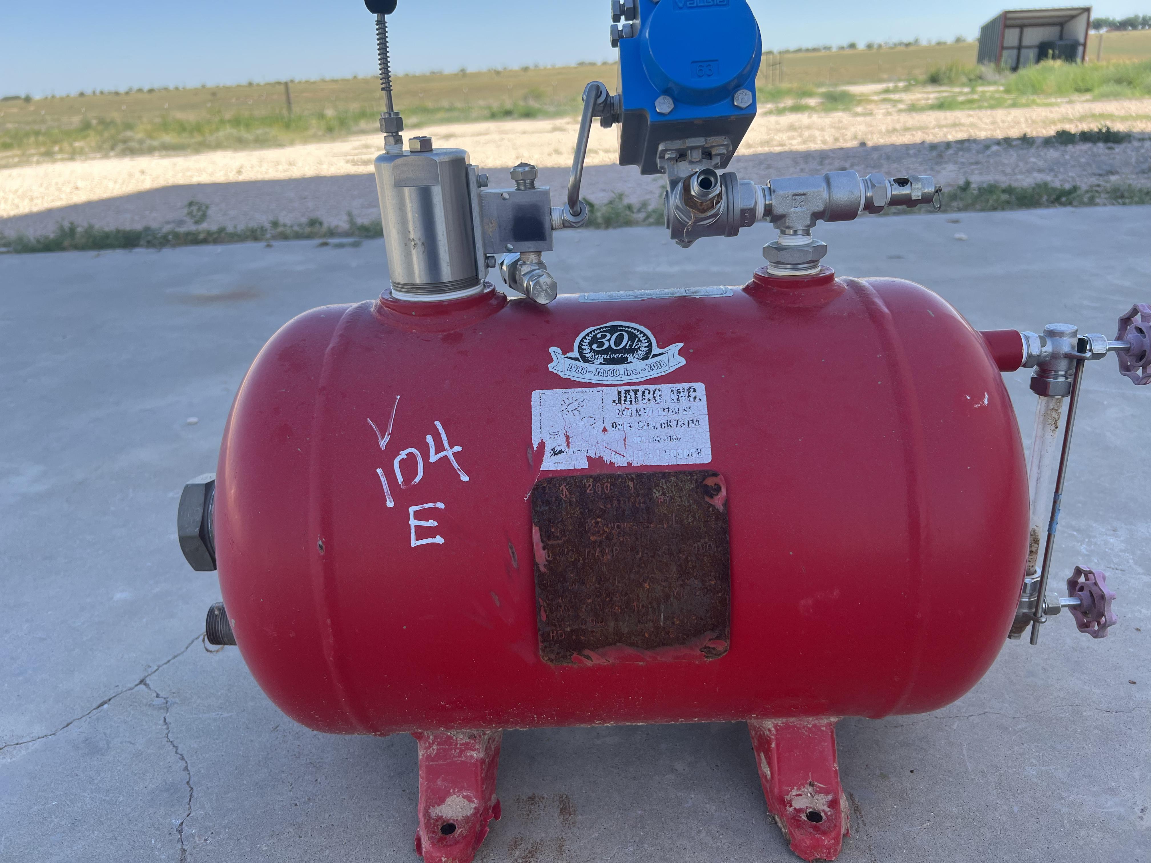 Used Blowcase, Horizontal, 8.9 gal, 200#