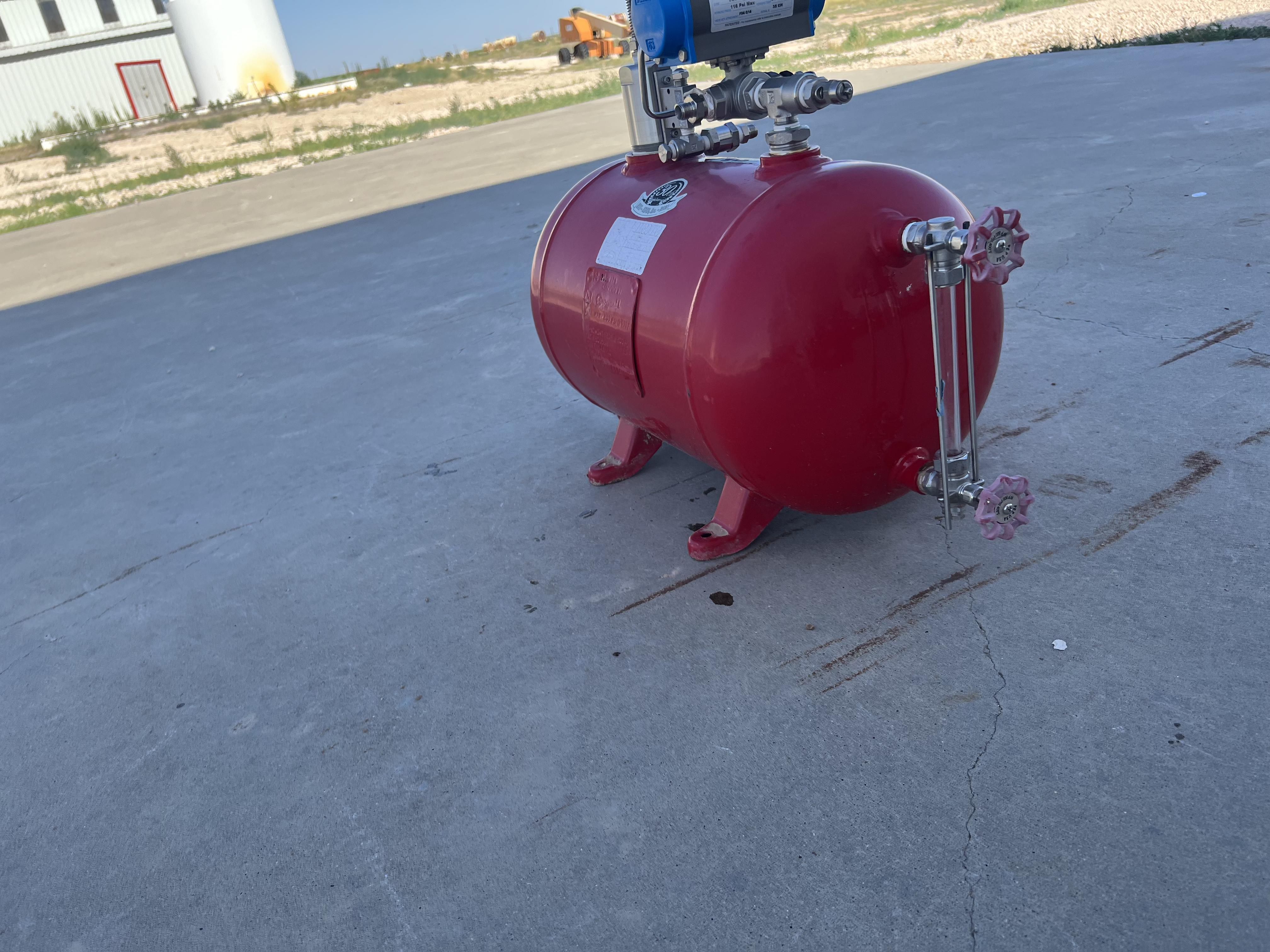 Used Blowcase, Horizontal, 8.9 gal, 200#