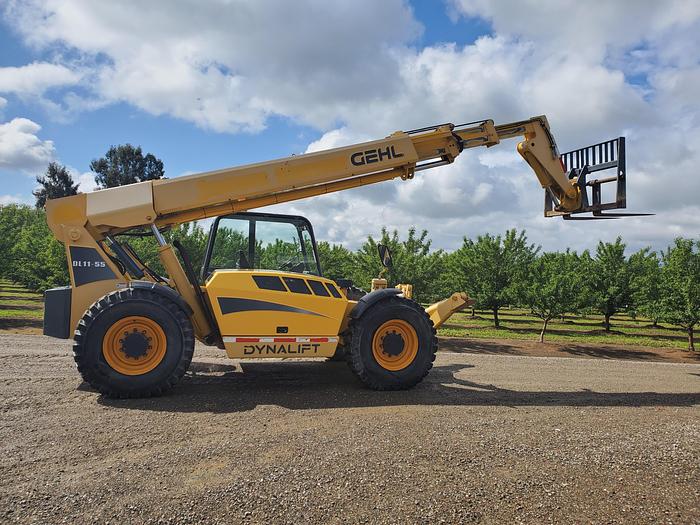 Used 2011 GEHL DynaLift D-11-55