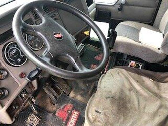 Used 2005 Kenworth Braidedline Slickline with Mast Trailer