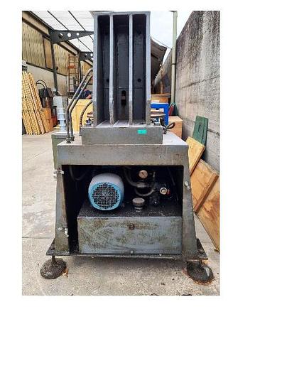 Usato PRESSETTA CON CILINDRO IDRAULICO
