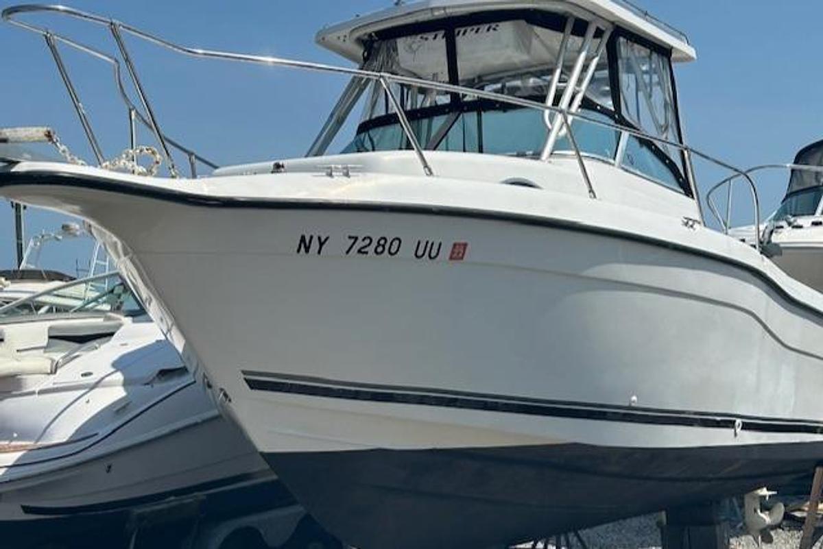 Used 2001 Seaswirl Striper 2601 Walkaround O/B